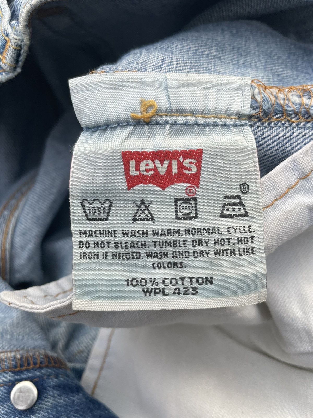 Levi's × Vintage Vintage Levi’s 501 e 2002 Guetamala Aging Wash Distressed Size US 31 - 10 Thumbnail