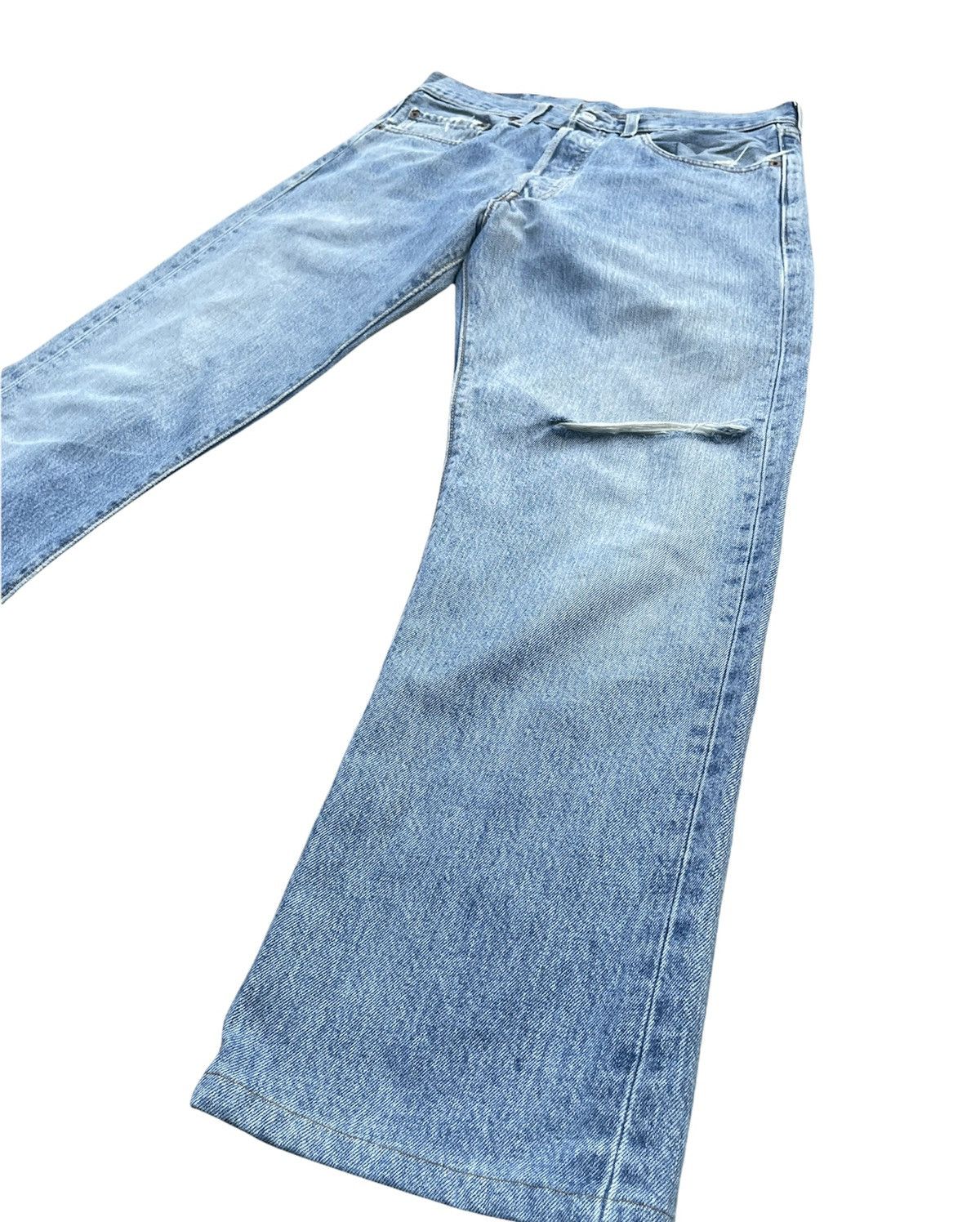 Levi's × Vintage Vintage Levi’s 501 e 2002 Guetamala Aging Wash Distressed Size US 31 - 2 Thumbnail
