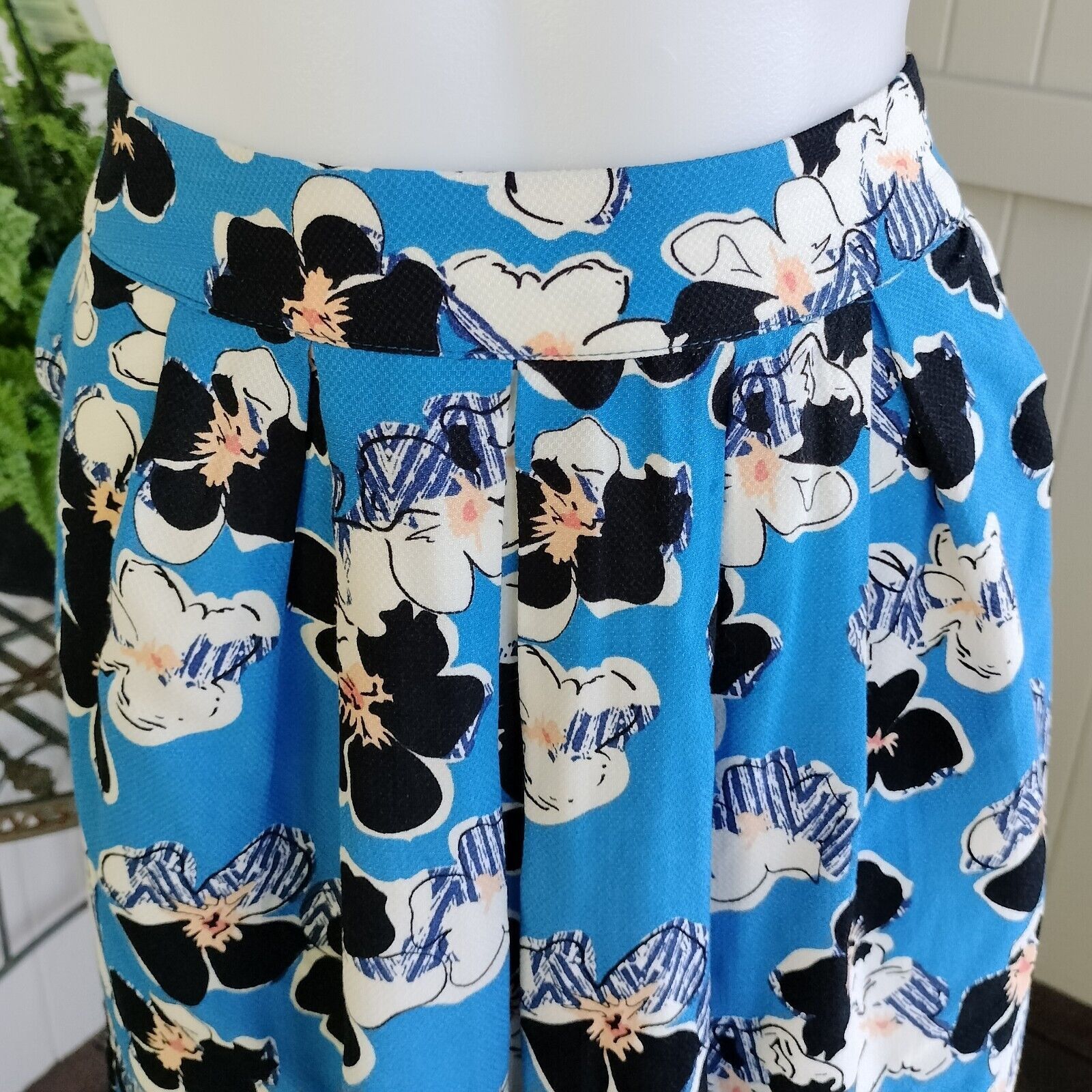 River Island River Island Skirt Floral Mini A Line Pleated High Waist Size 27" / US 4 / IT 40 - 4 Thumbnail