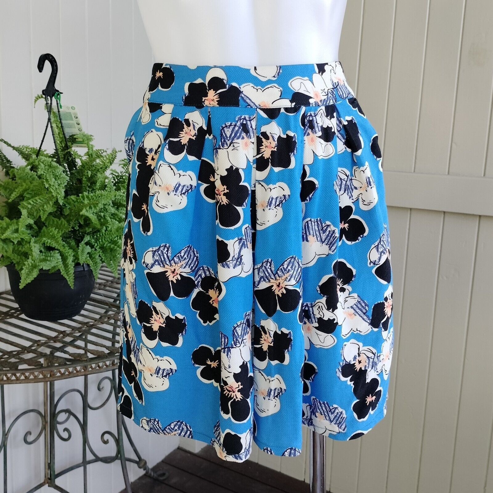 River Island River Island Skirt Floral Mini A Line Pleated High Waist Size 27" / US 4 / IT 40 - 1 Thumbnail