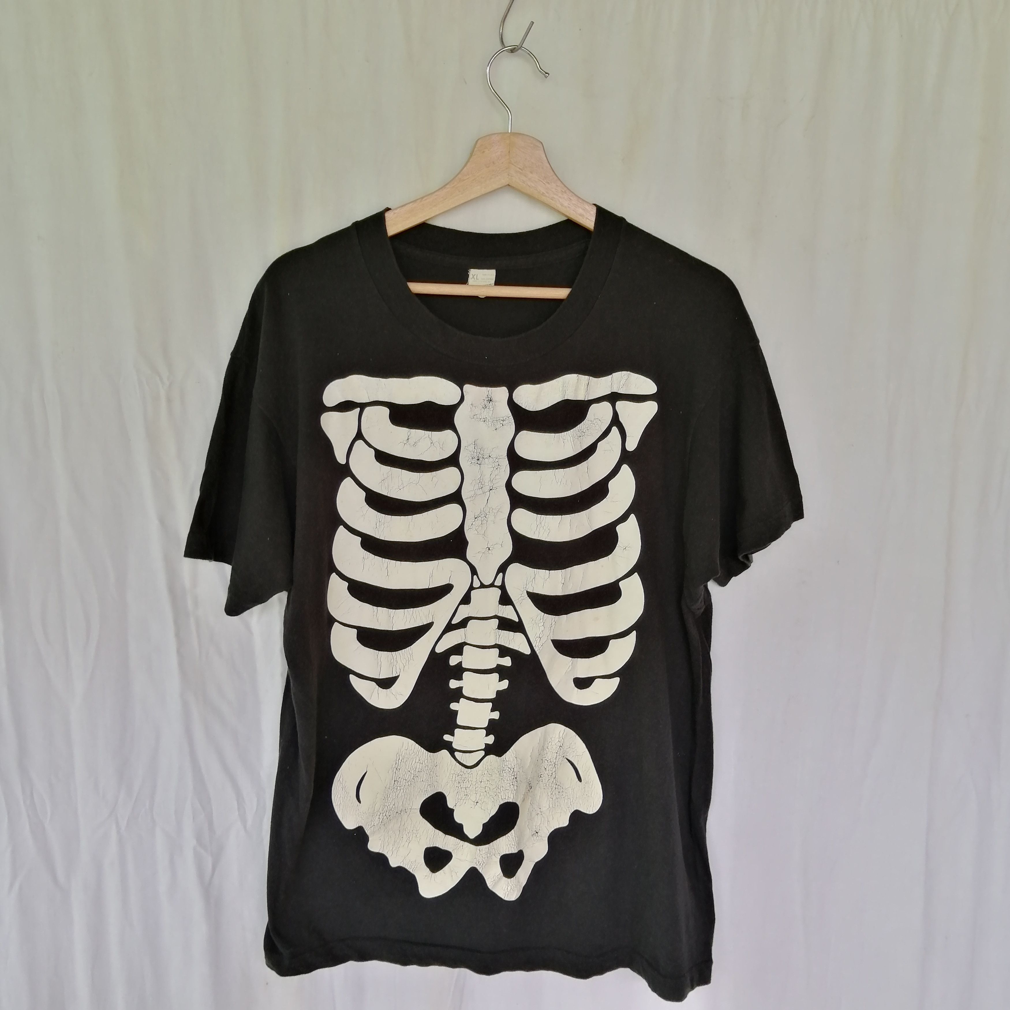 vintage bones single stitch glow in dark screen star