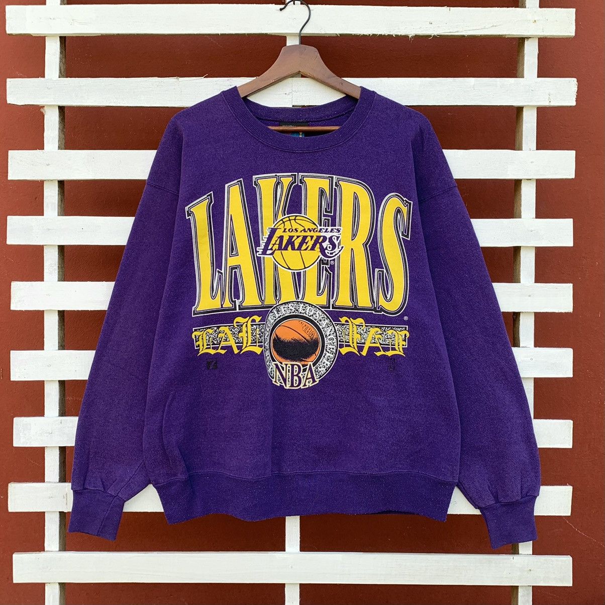 Logo 7 Rare! Vintage 90s NBA Lakers Sweatshirt Basketball Size US L / EU 52-54 / 3 - 1 Thumbnail