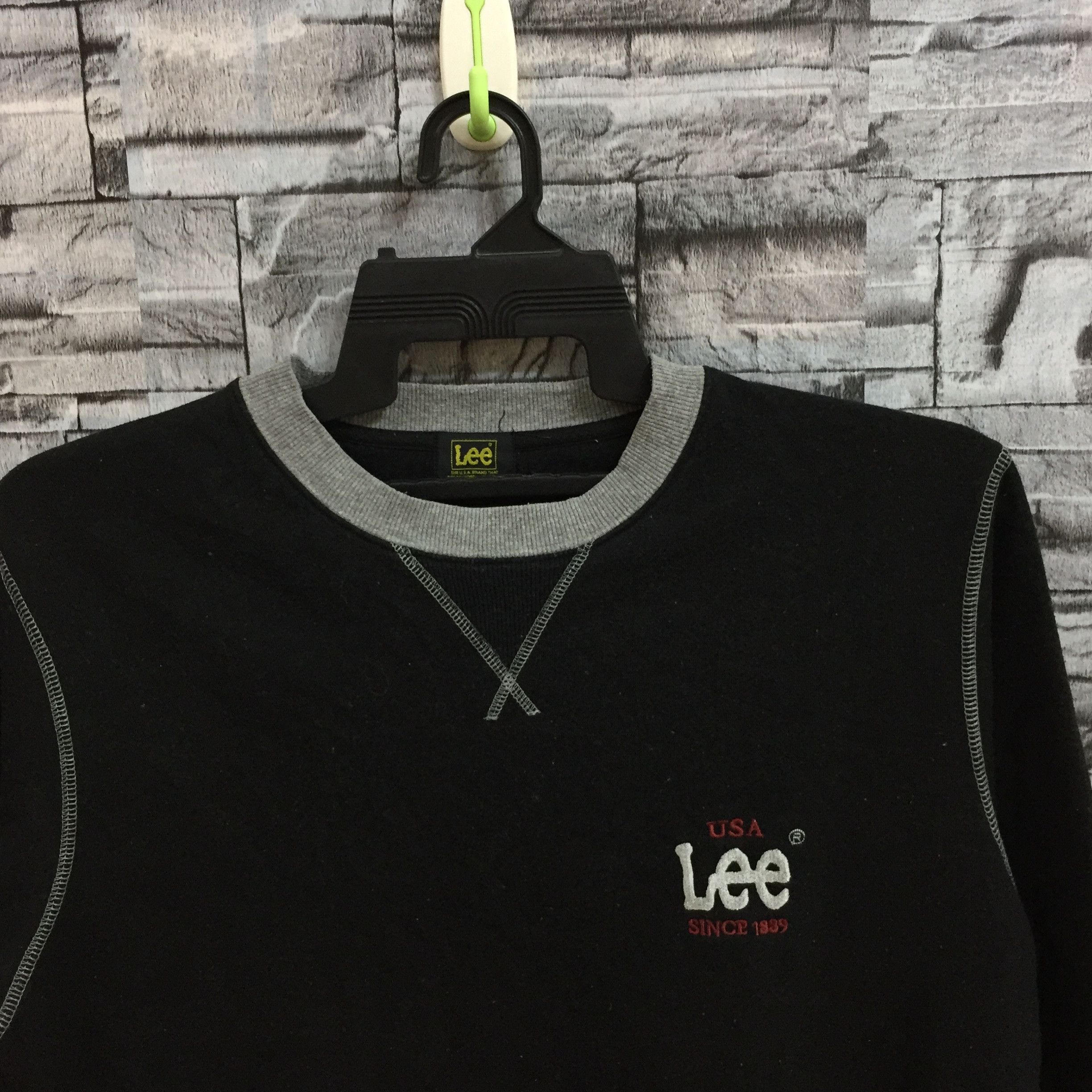 Lee Vintage Lee sweatshirt small logo embroidered size L Size US L / EU 52-54 / 3 - 2 Thumbnail
