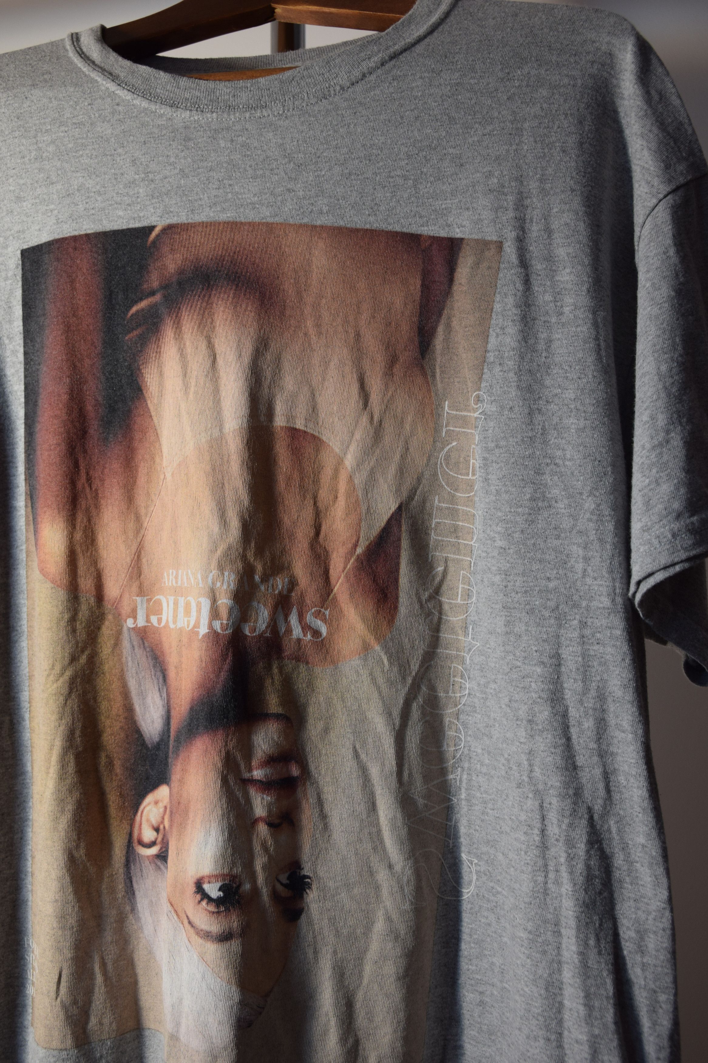 Band Tees BAND TOUR ARIANNA GRANDE SWEETNES OFFICIAL T-SHIRT XL Size US XL / EU 56 / 4 - 3 Thumbnail