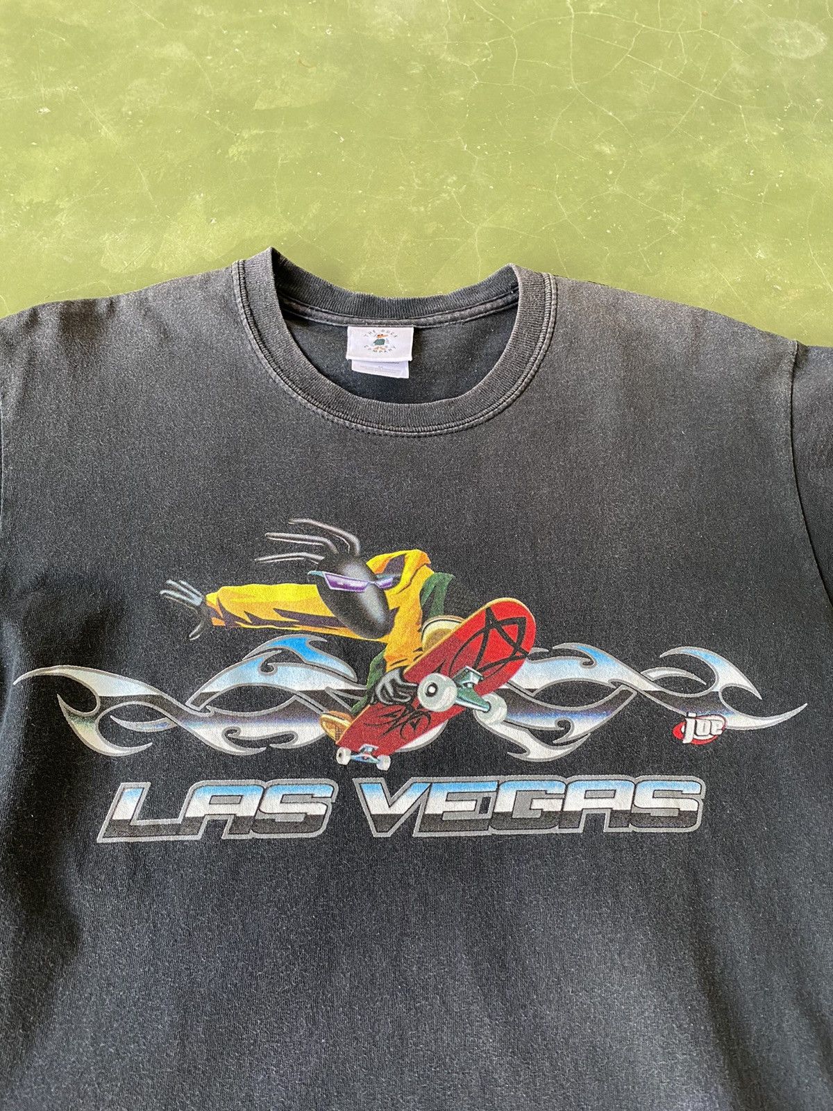 Vintage Vintage Joe Las Vegas Skateboard Distressed Tees Size US M / EU 48-50 / 2 - 3 Thumbnail
