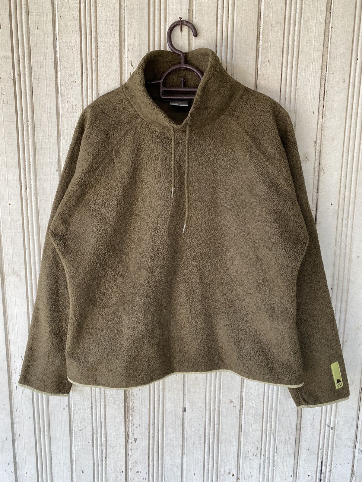 Nike Vintage Nike Cropped Sherpa Sweater Size M / US 6-8 / IT 42-44 - 1 Thumbnail