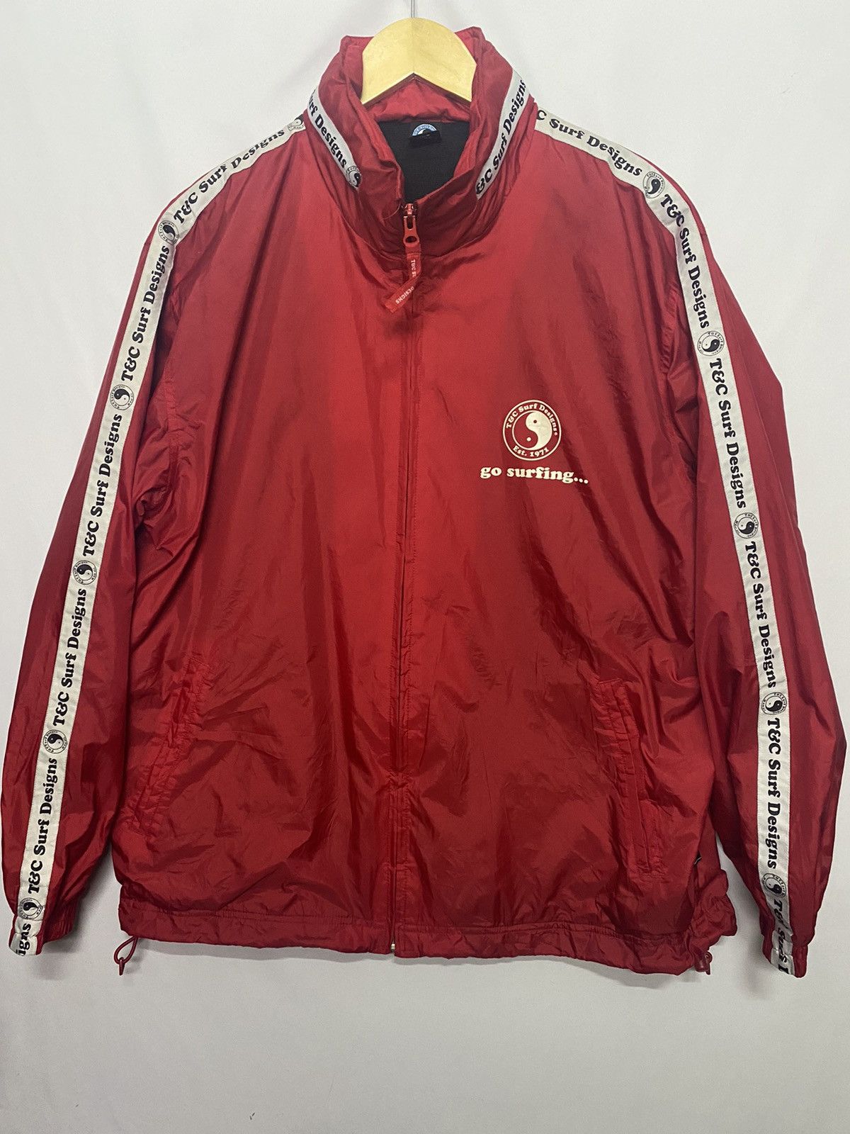 (E) T&C SURF DESIGN WINDBREAKER