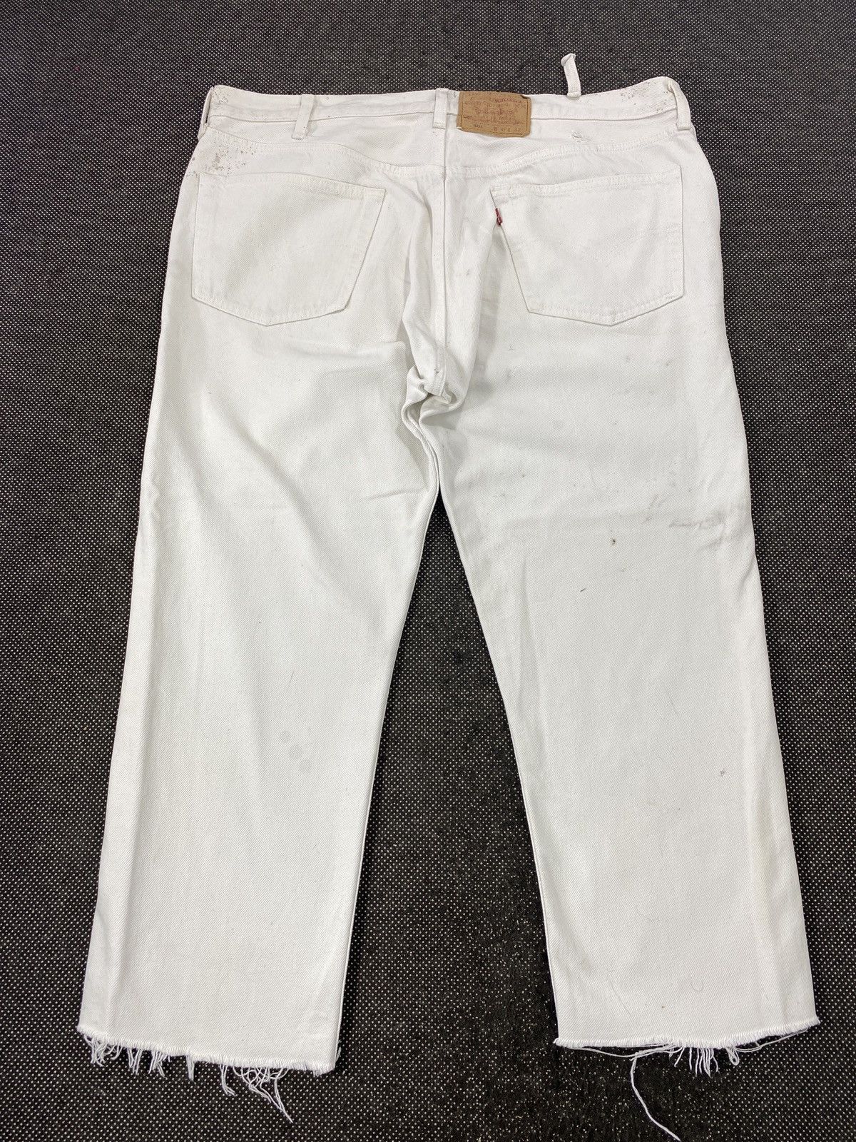 Jean VINTAGE LEVIS 501 CROPPED WHITE JEANS -J503 Size US 40 / EU 56 - 3 Thumbnail