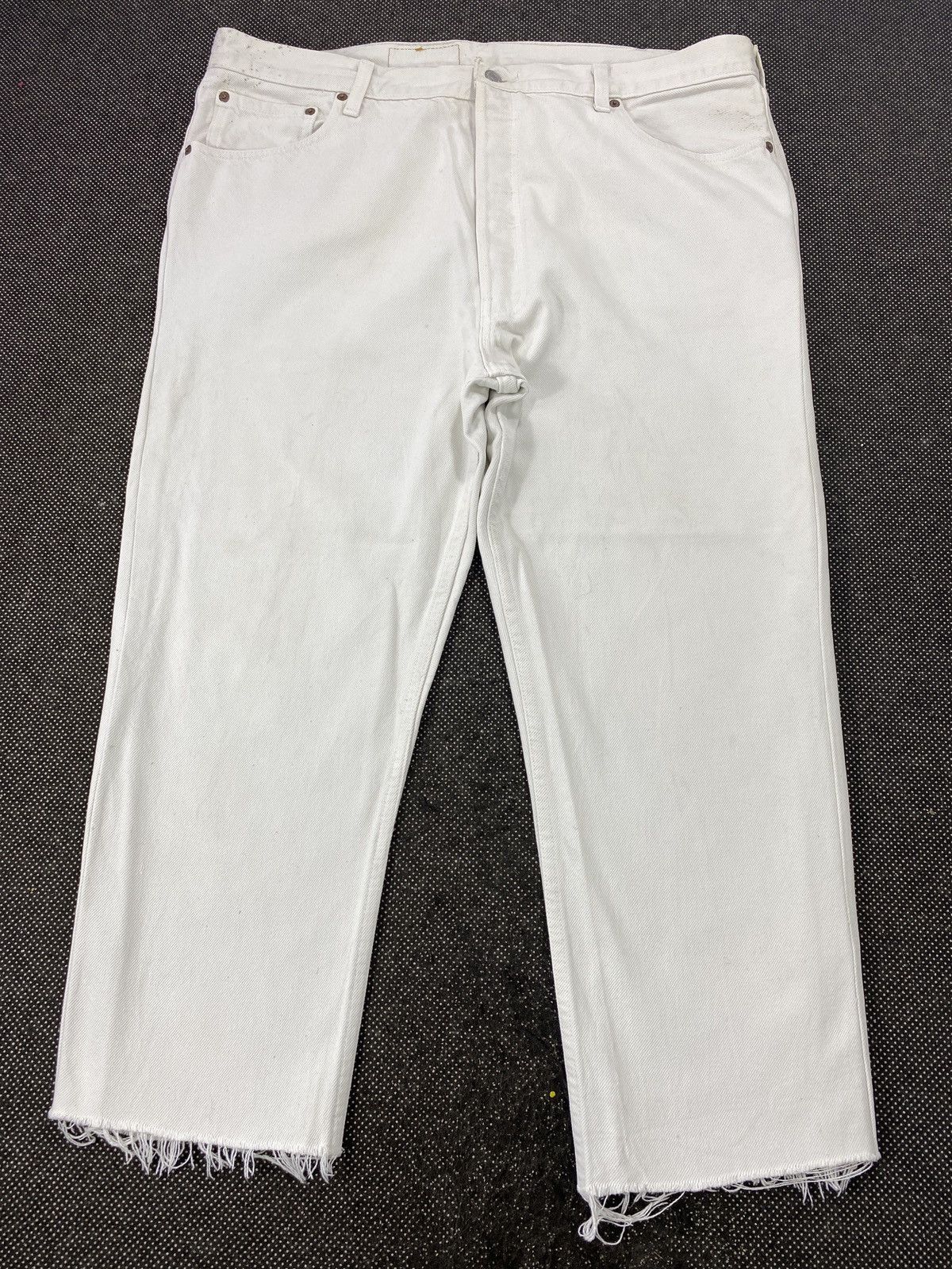 Jean VINTAGE LEVIS 501 CROPPED WHITE JEANS -J503 Size US 40 / EU 56 - 2 Thumbnail