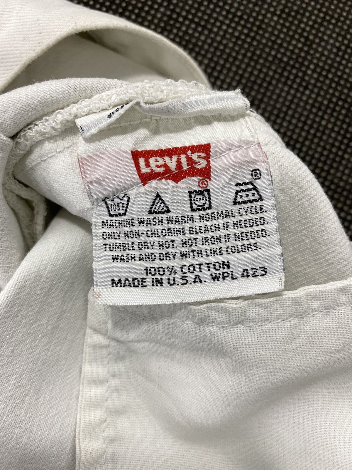 Jean VINTAGE LEVIS 501 CROPPED WHITE JEANS -J503 Size US 40 / EU 56 - 7 Thumbnail