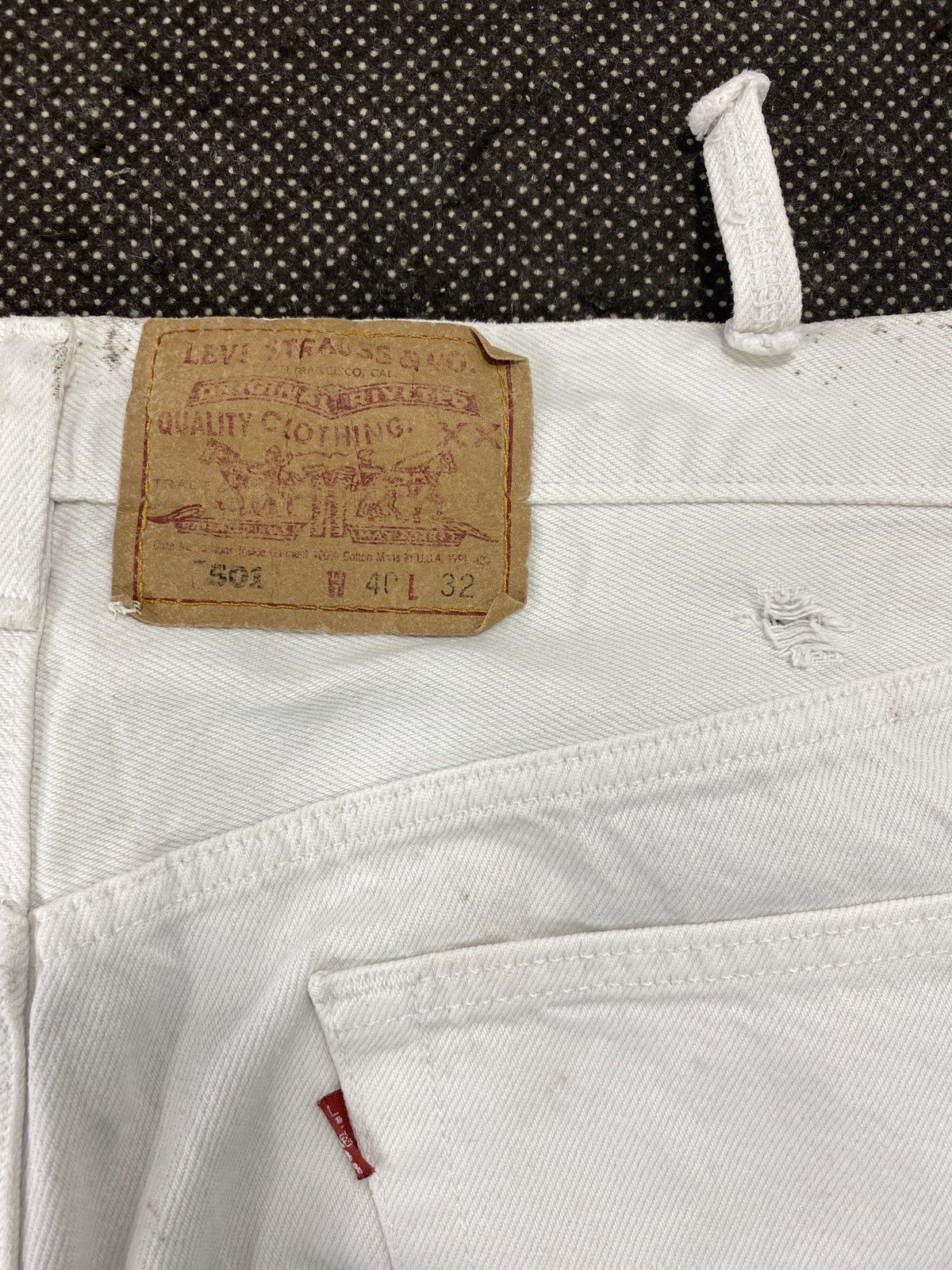 Jean VINTAGE LEVIS 501 CROPPED WHITE JEANS -J503 Size US 40 / EU 56 - 11 Thumbnail