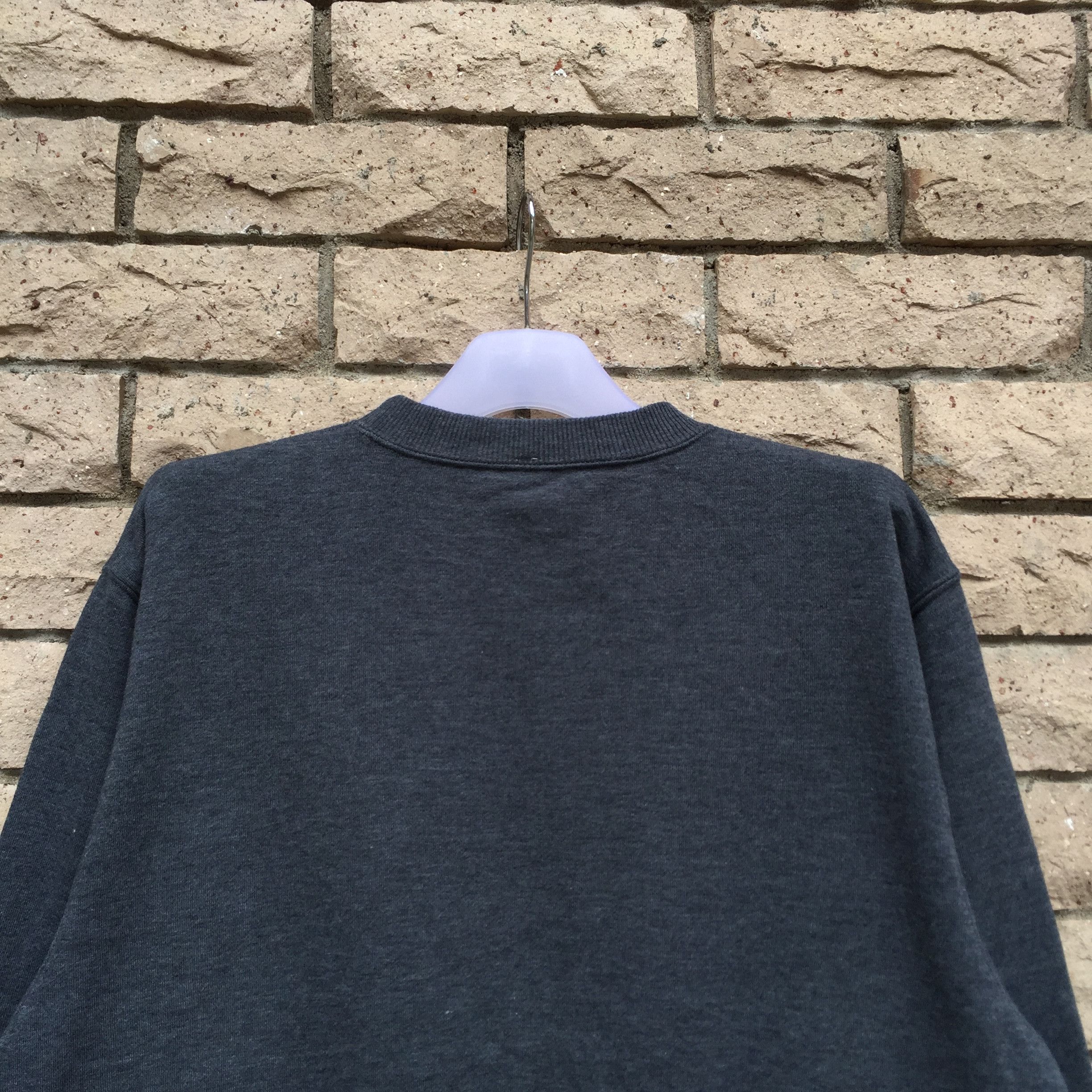 Japanese Brand × Uniqlo UNIQLO Sweatshirt plain color.. dark gey.. japan brands.. Size US M / EU 48-50 / 2 - 7 Thumbnail