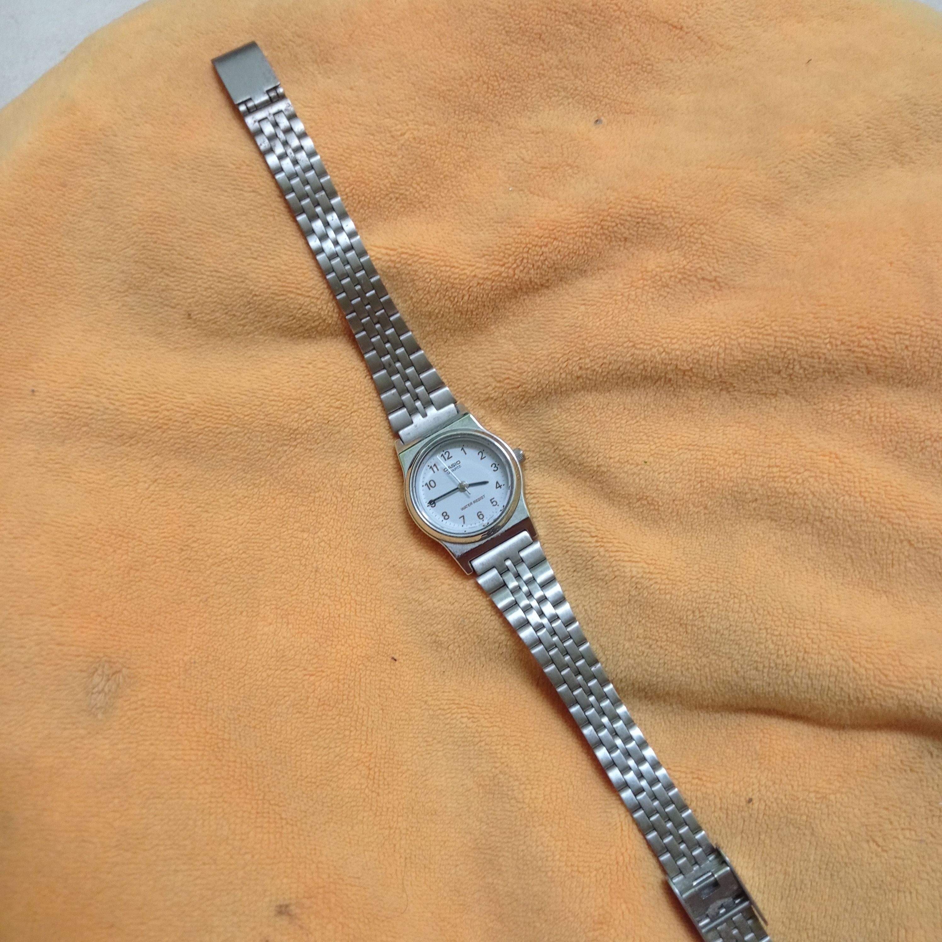 Casio Retro Casio Watch Japanese Fashion For Ladies. Size ONE SIZE - 2 Thumbnail
