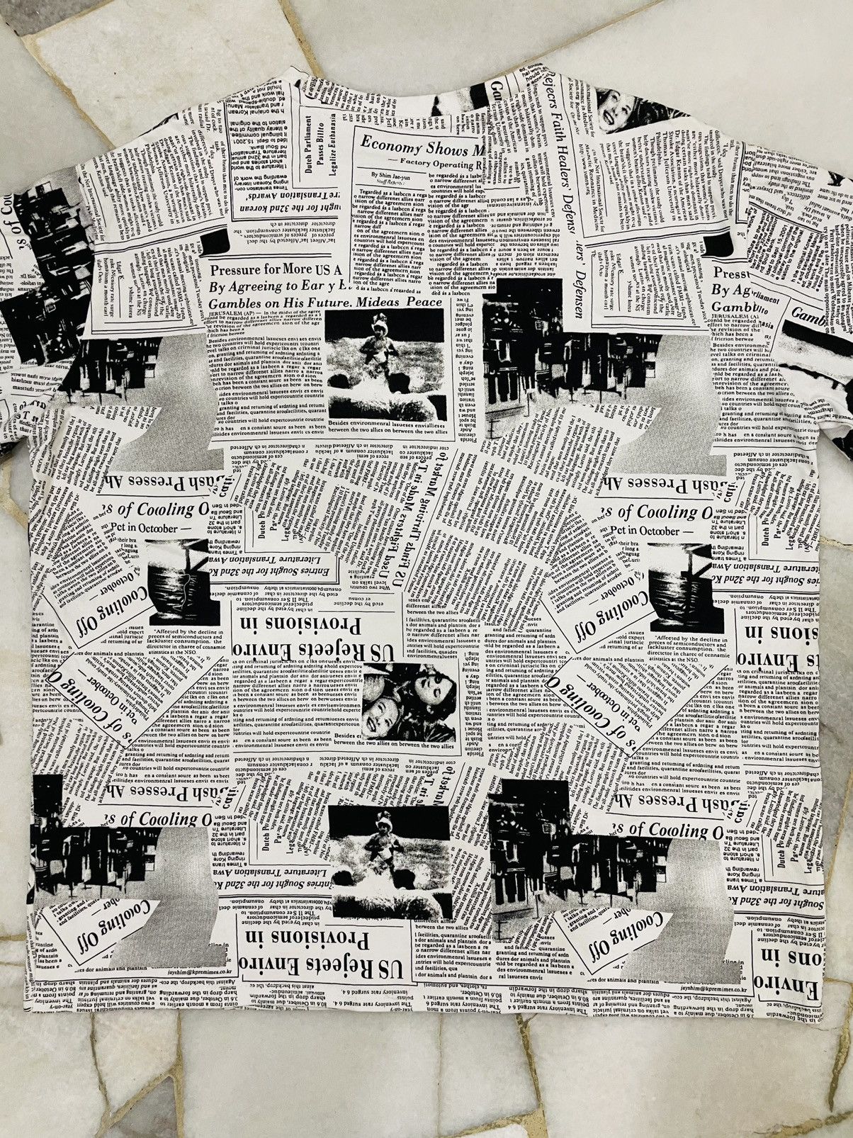 Japanese Brand RARE Design Tshirt Newpapper Full/over Print Size US L / EU 52-54 / 3 - 4 Thumbnail