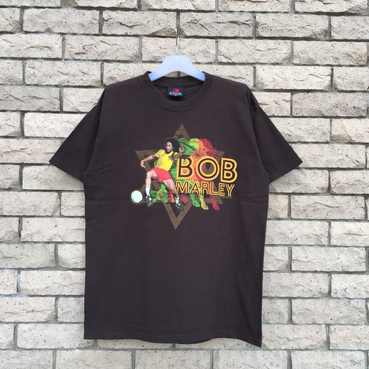 Rare item!! BOB MARLEY Soccer T-shirt Spellout Big Design..