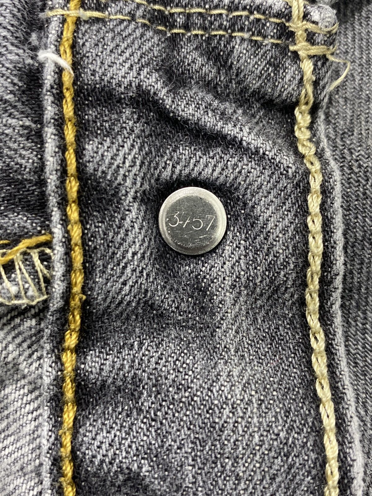 Jean × Levi's × Vintage VINTAGE LEVIS 501 DISTRESSED FADED GREY JEANS -J506 Size US 33 - 6 Thumbnail