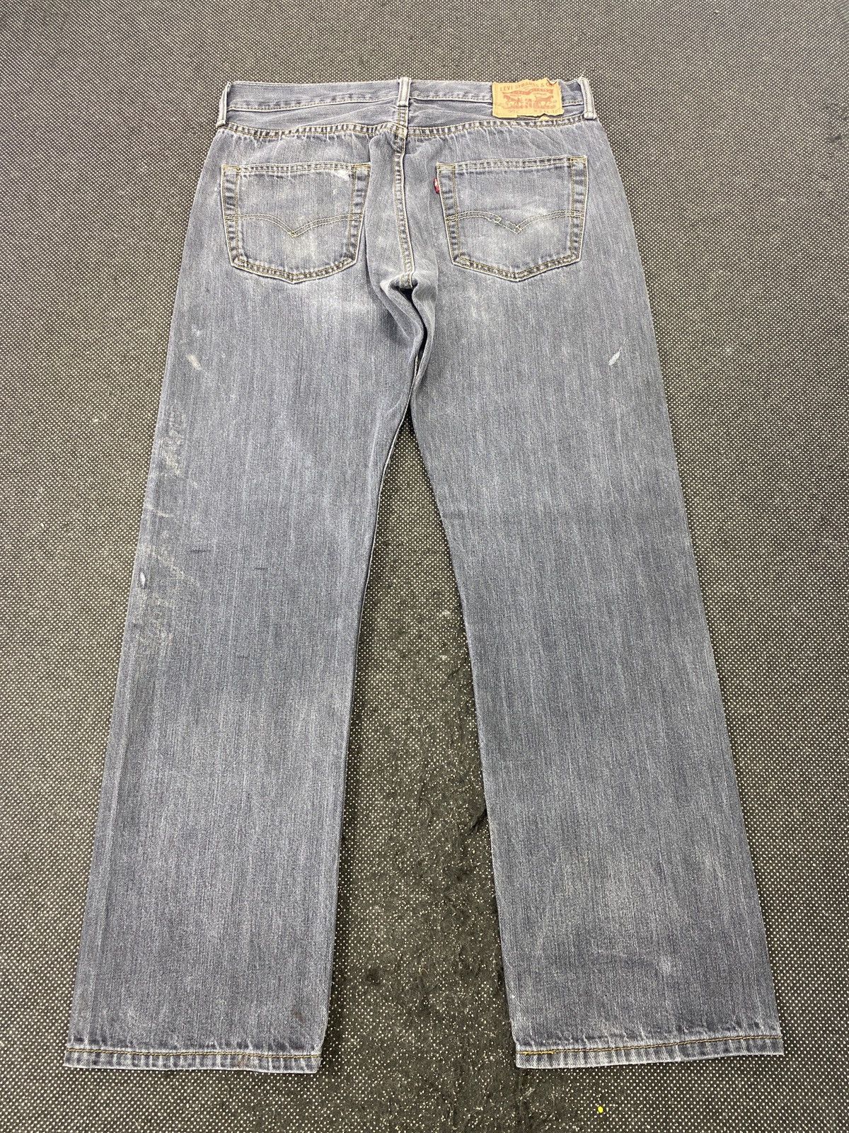 Jean × Levi's × Vintage VINTAGE LEVIS 501 DISTRESSED FADED GREY JEANS -J506 Size US 33 - 4 Thumbnail