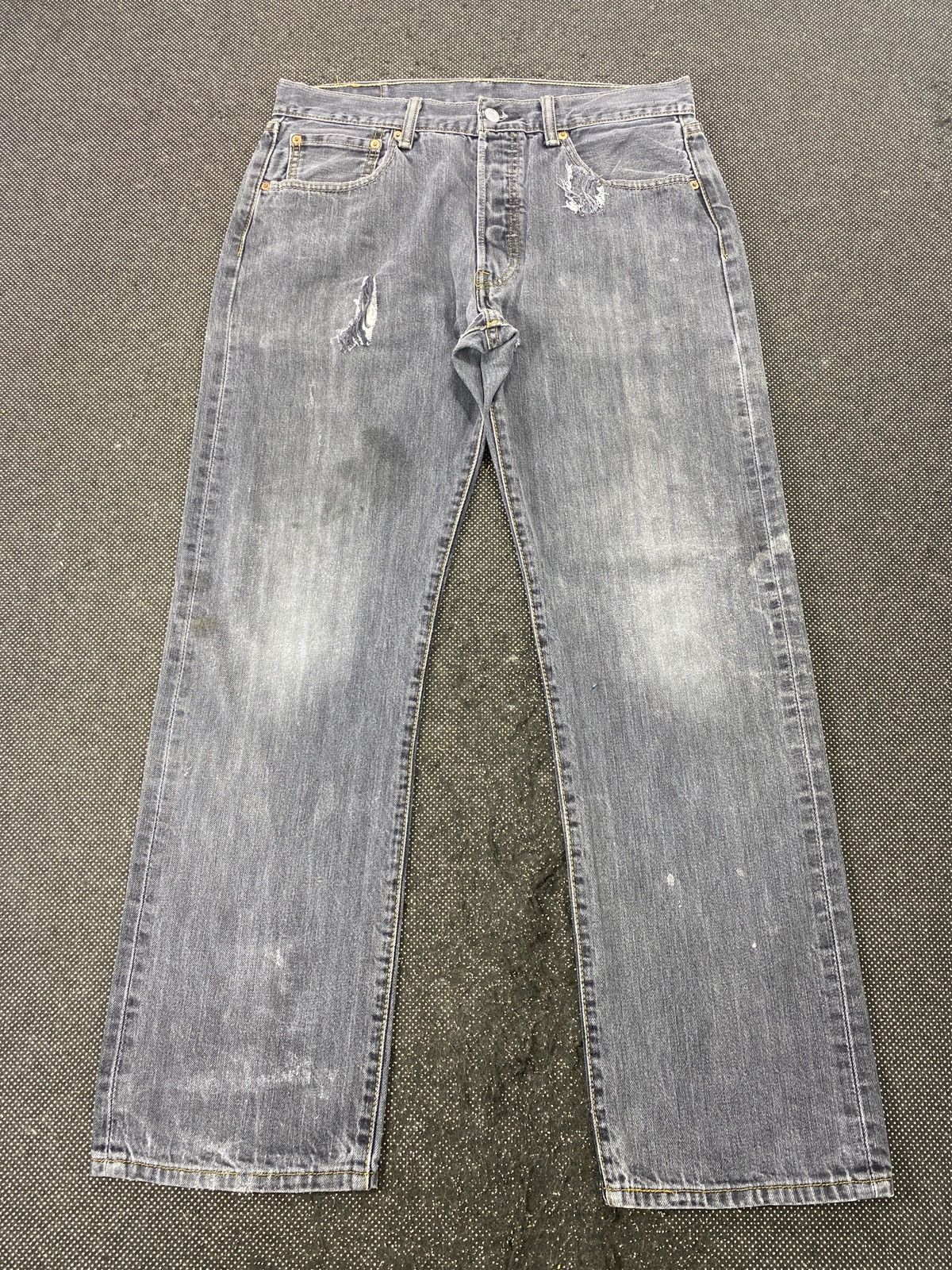 Jean × Levi's × Vintage VINTAGE LEVIS 501 DISTRESSED FADED GREY JEANS -J506 Size US 33 - 2 Thumbnail