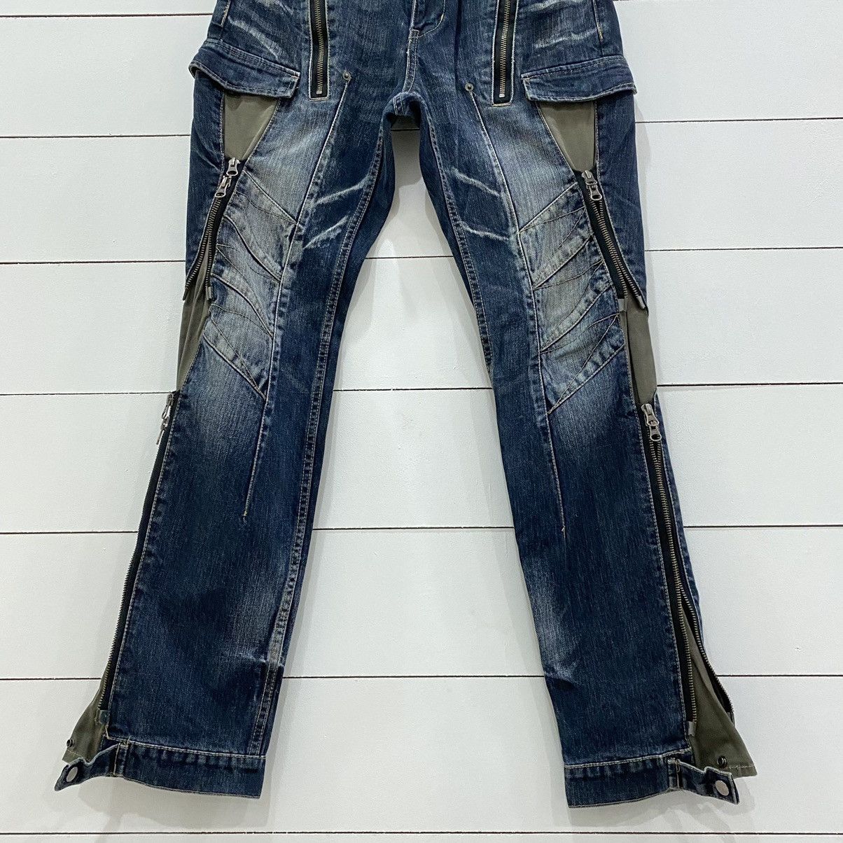 If Six Was Nine × Le Grande Bleu (L.G.B.) × PPFM PPFM Punk Zipper Distressed Denim Jeans Size US 31 - 14 Thumbnail