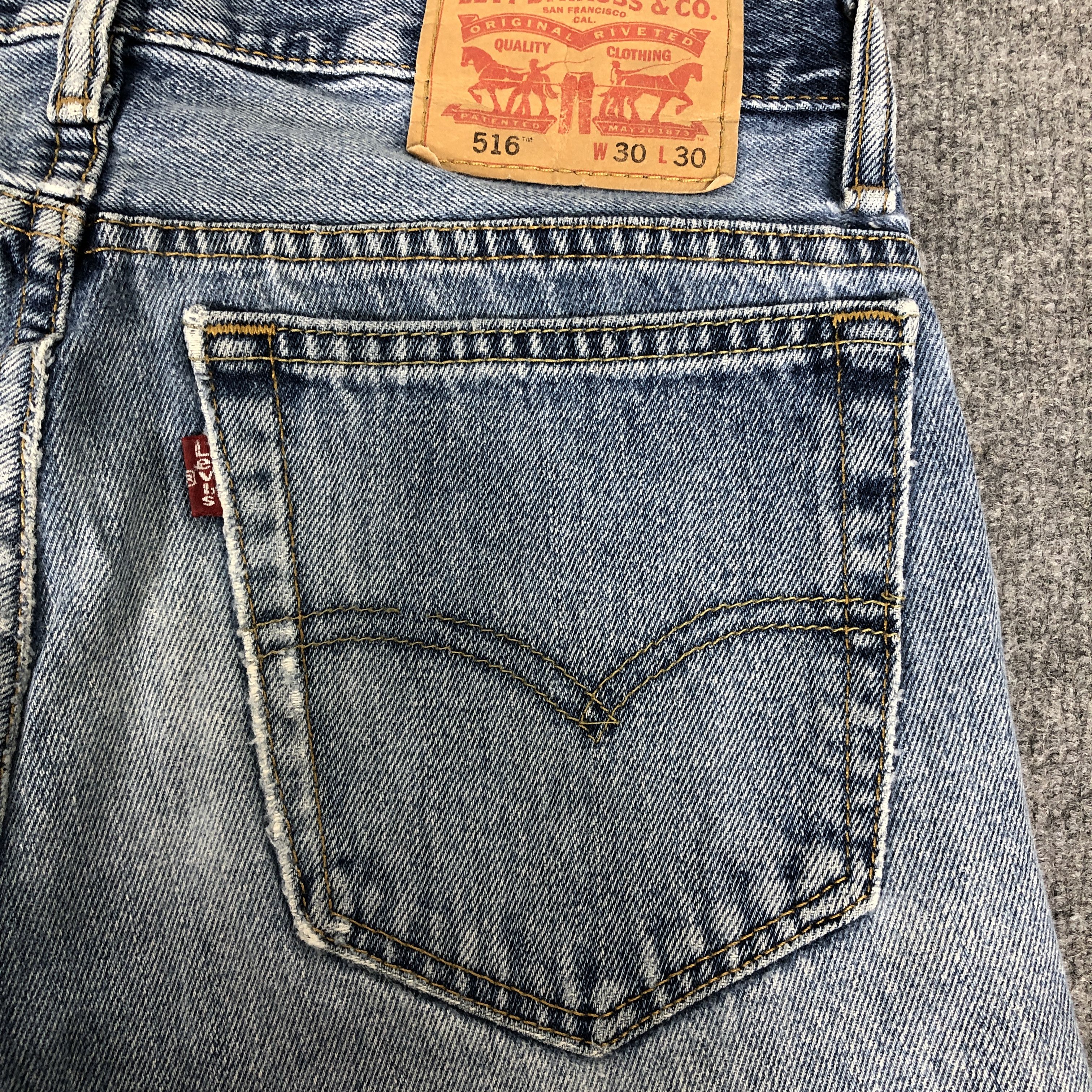 Levi's Vintage Y2k Levi's 516 Distress Faded Blue Denim Jean Size US 30 / EU 46 - 14 Thumbnail