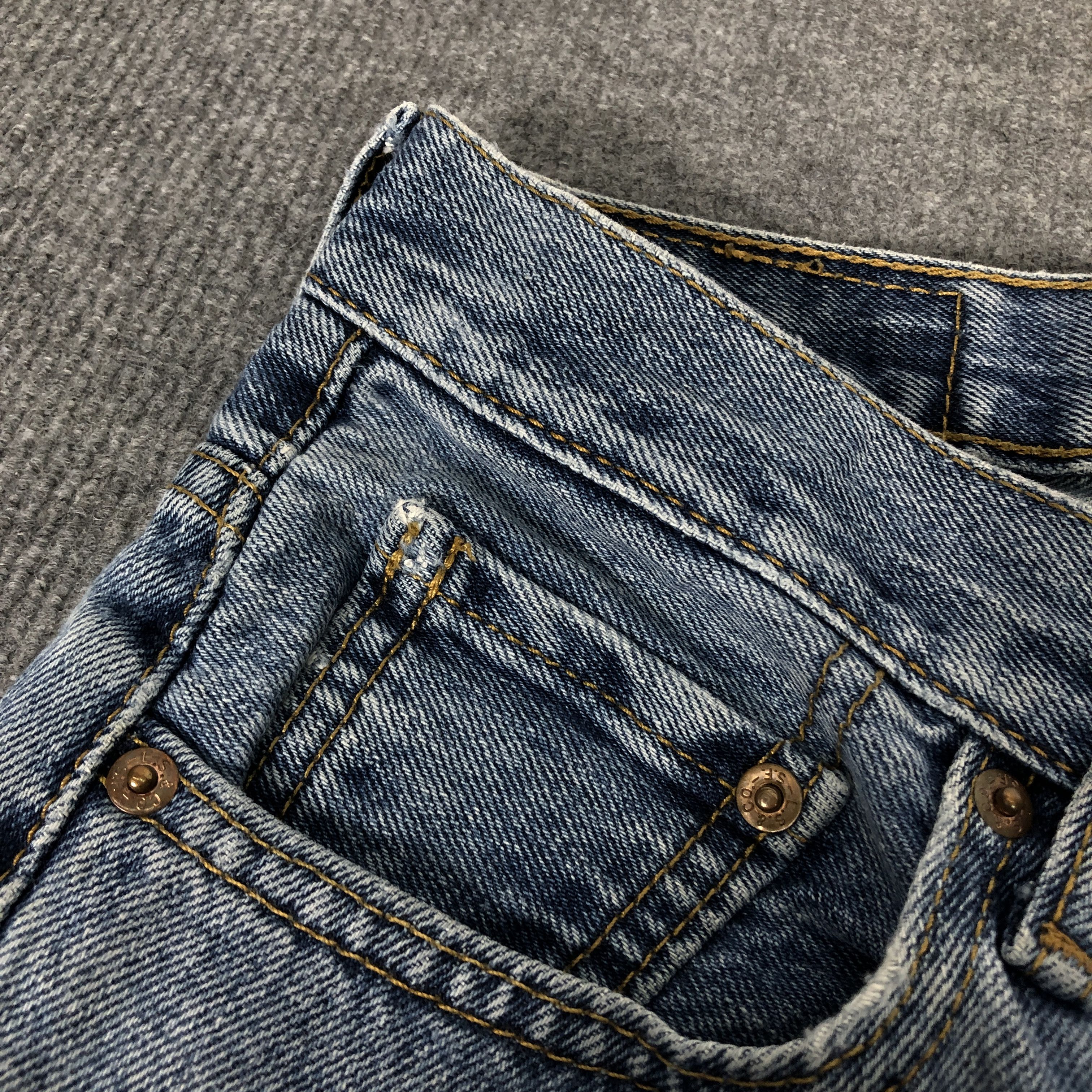 Levi's Vintage Y2k Levi's 516 Distress Faded Blue Denim Jean Size US 30 / EU 46 - 12 Thumbnail