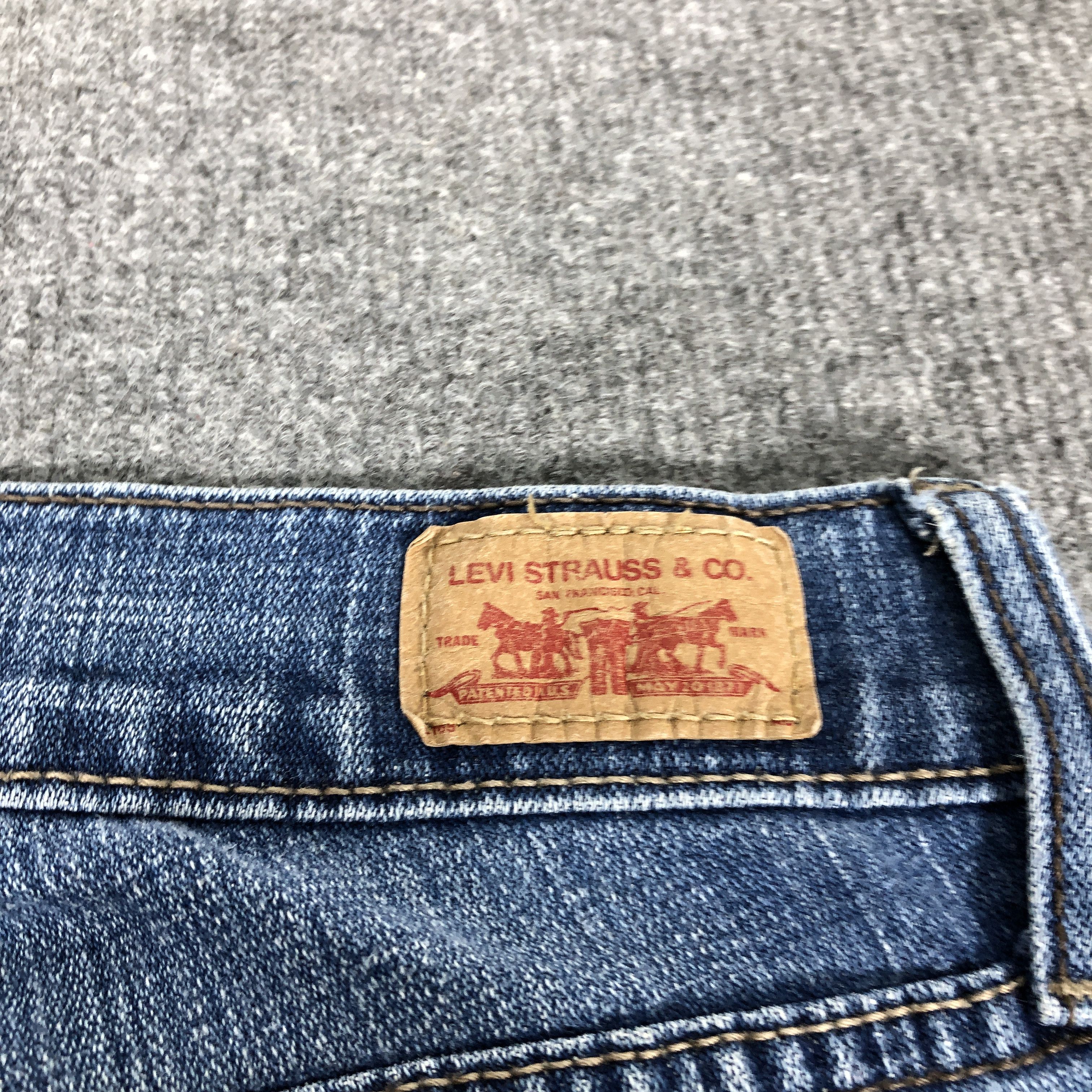 Levi's Vintage Y2K Levi's 524 Superlow Flare Faded Blue Jean Size 27" / US 4 / IT 40 - 5 Thumbnail