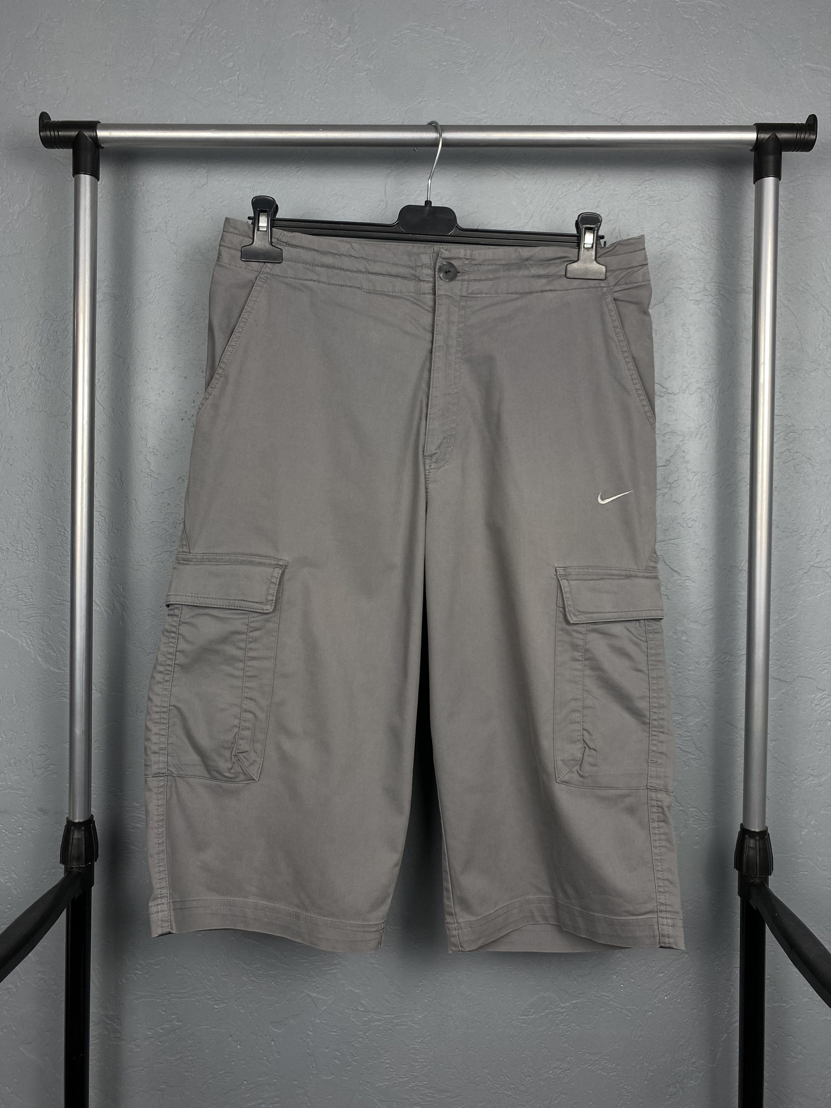 Nike × Vintage Vintage Nike Mens Cargo Capri Shorts Y2K Size US 30 / EU 46 - 1 Thumbnail