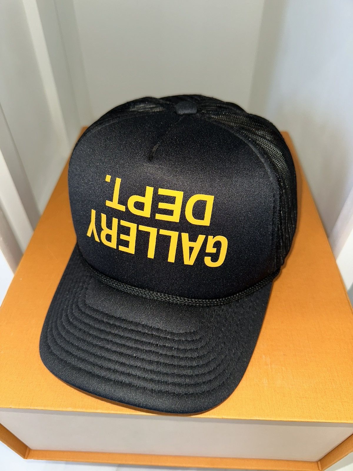 Gallery Dept. F****d Up Trucker Hat store - Upside Down Black/ Yellow