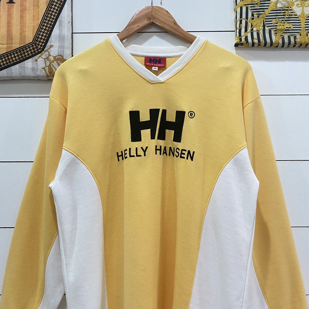 Helly Hansen × Vintage Helly Hansen Embroidered V-neck Long Sleeve Shirt Size US M / EU 48-50 / 2 - 2 Thumbnail