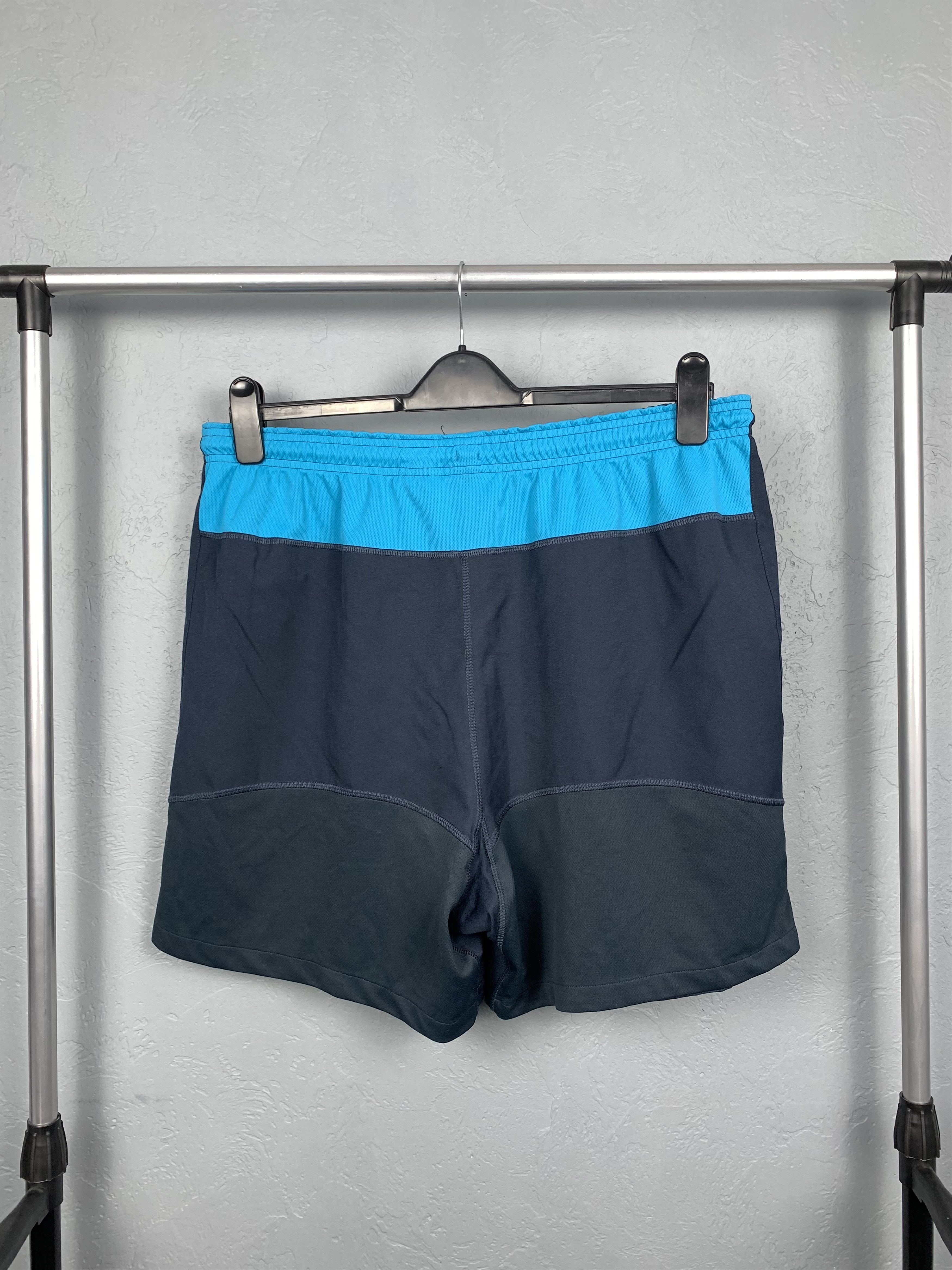 Nike × Vintage Vintage Nike Mens Shorts Y2K Size US 36 / EU 52 - 4 Thumbnail