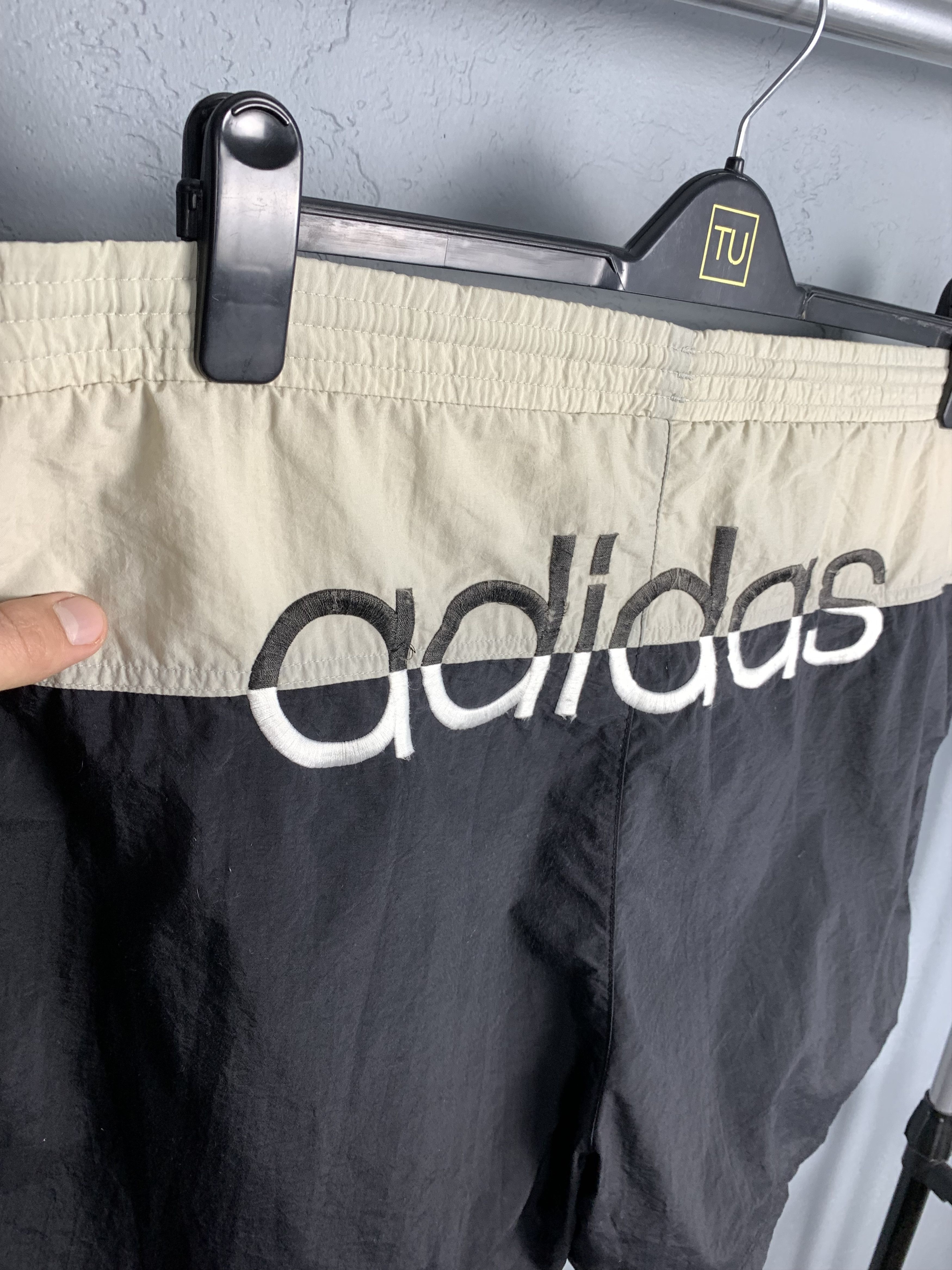 Adidas × Vintage Adidas Vintage Mens Nylon Shorts Y2K Size US 36 / EU 52 - 2 Thumbnail