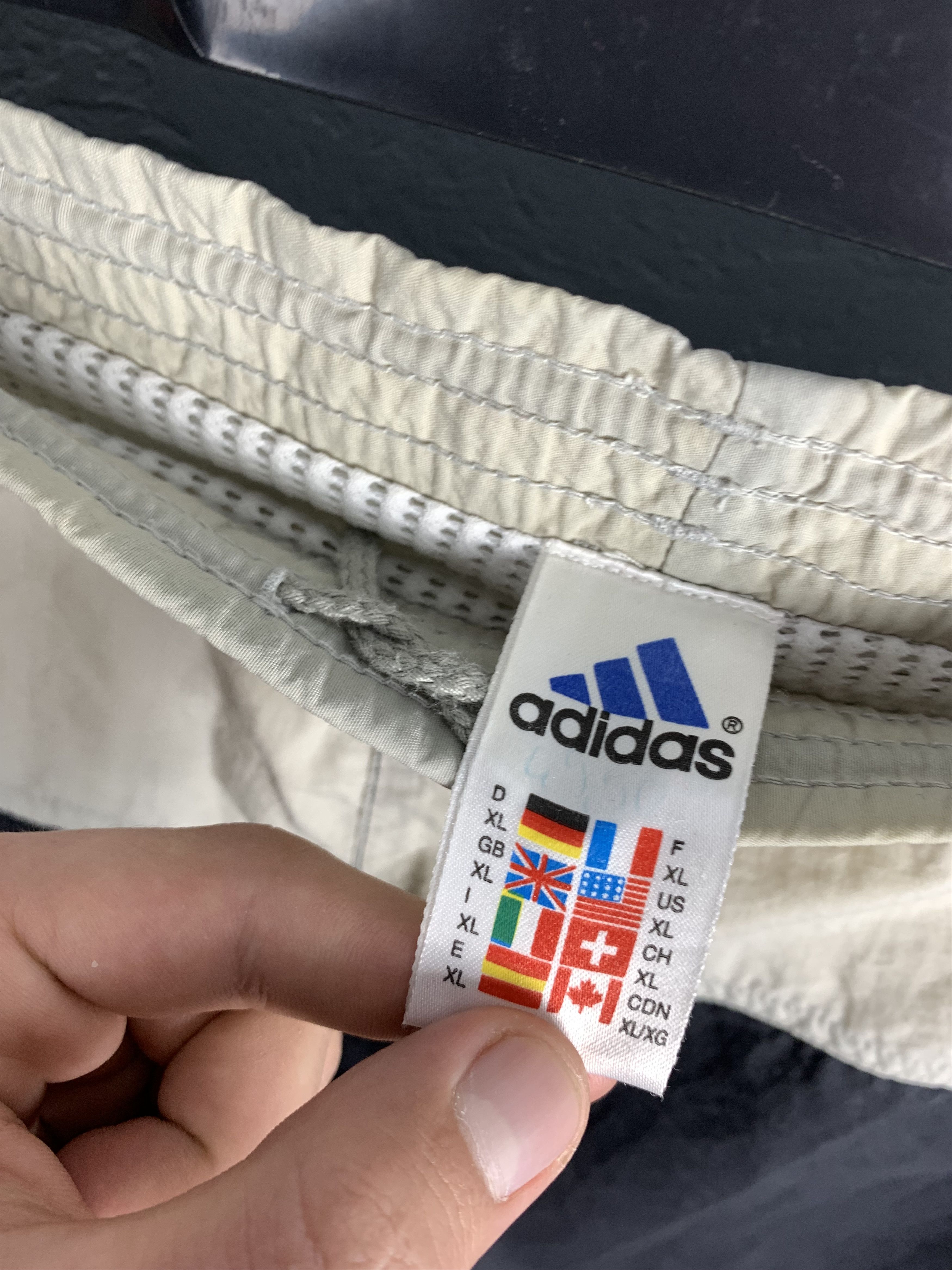 Adidas × Vintage Adidas Vintage Mens Nylon Shorts Y2K Size US 36 / EU 52 - 7 Thumbnail