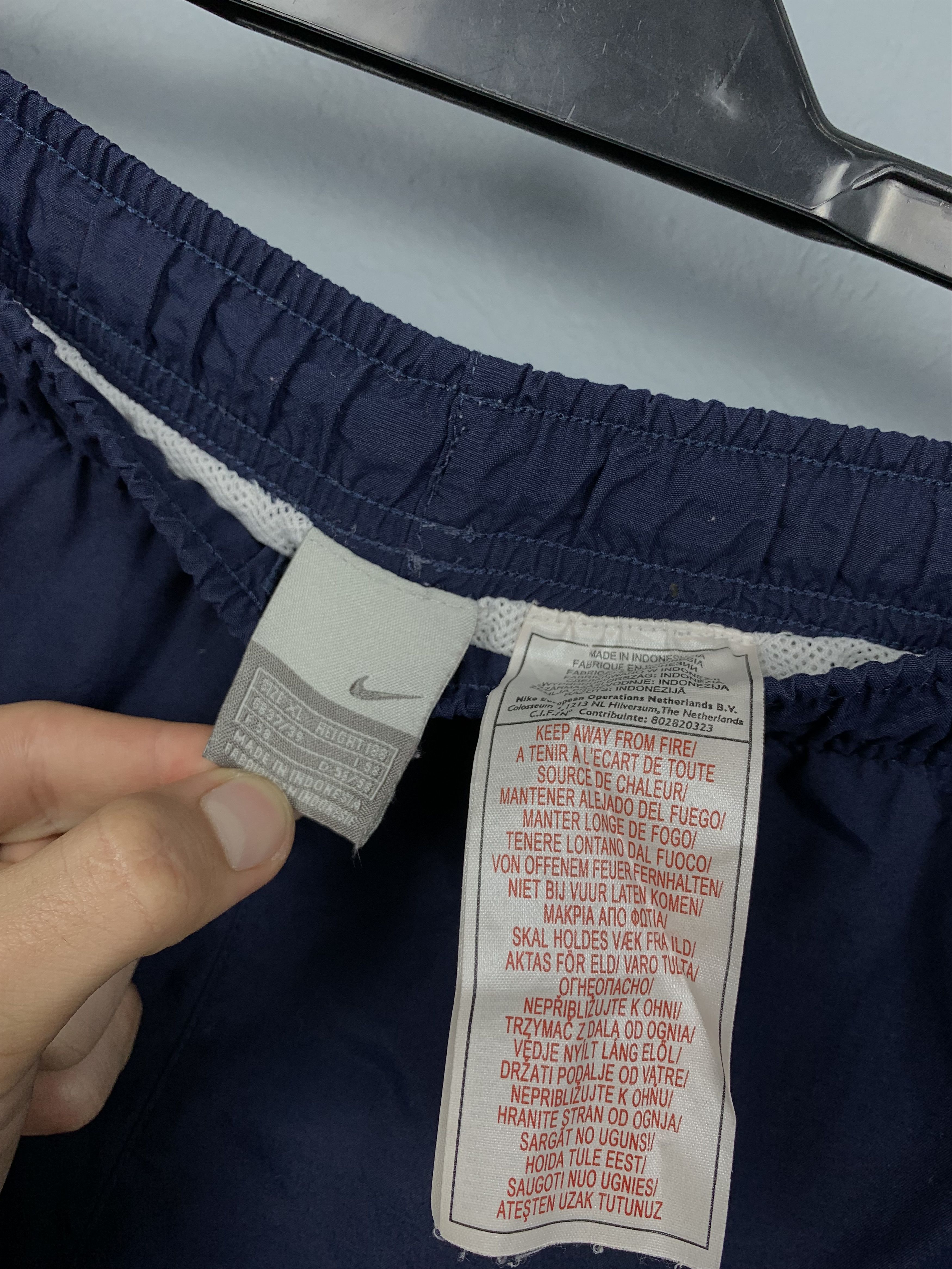 Nike Vintage Nike Mens Nylon Shorts Y2K Size US 36 / EU 52 - 5 Thumbnail