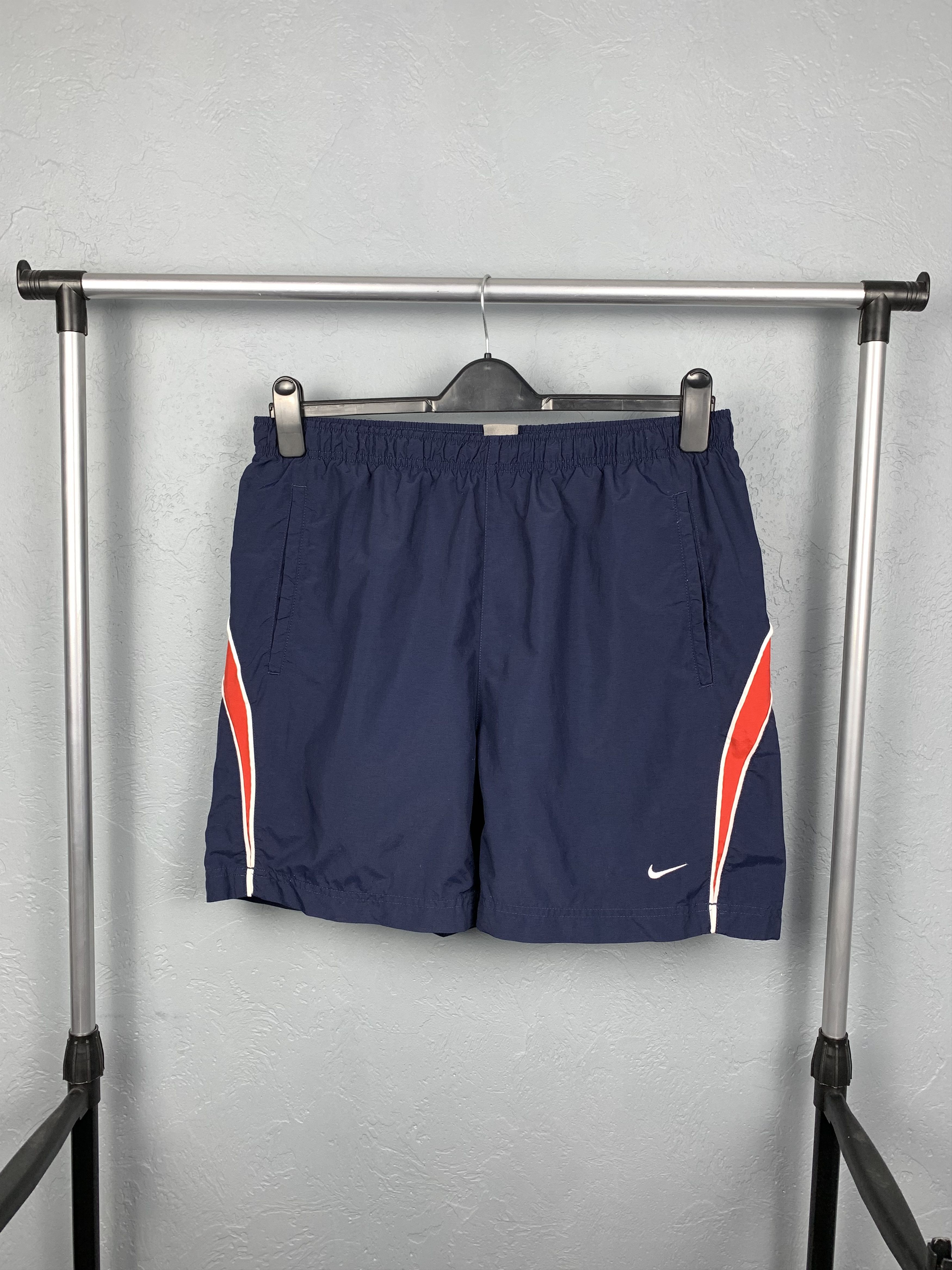 Nike Vintage Nike Mens Nylon Shorts Y2K Size US 36 / EU 52 - 1 Thumbnail