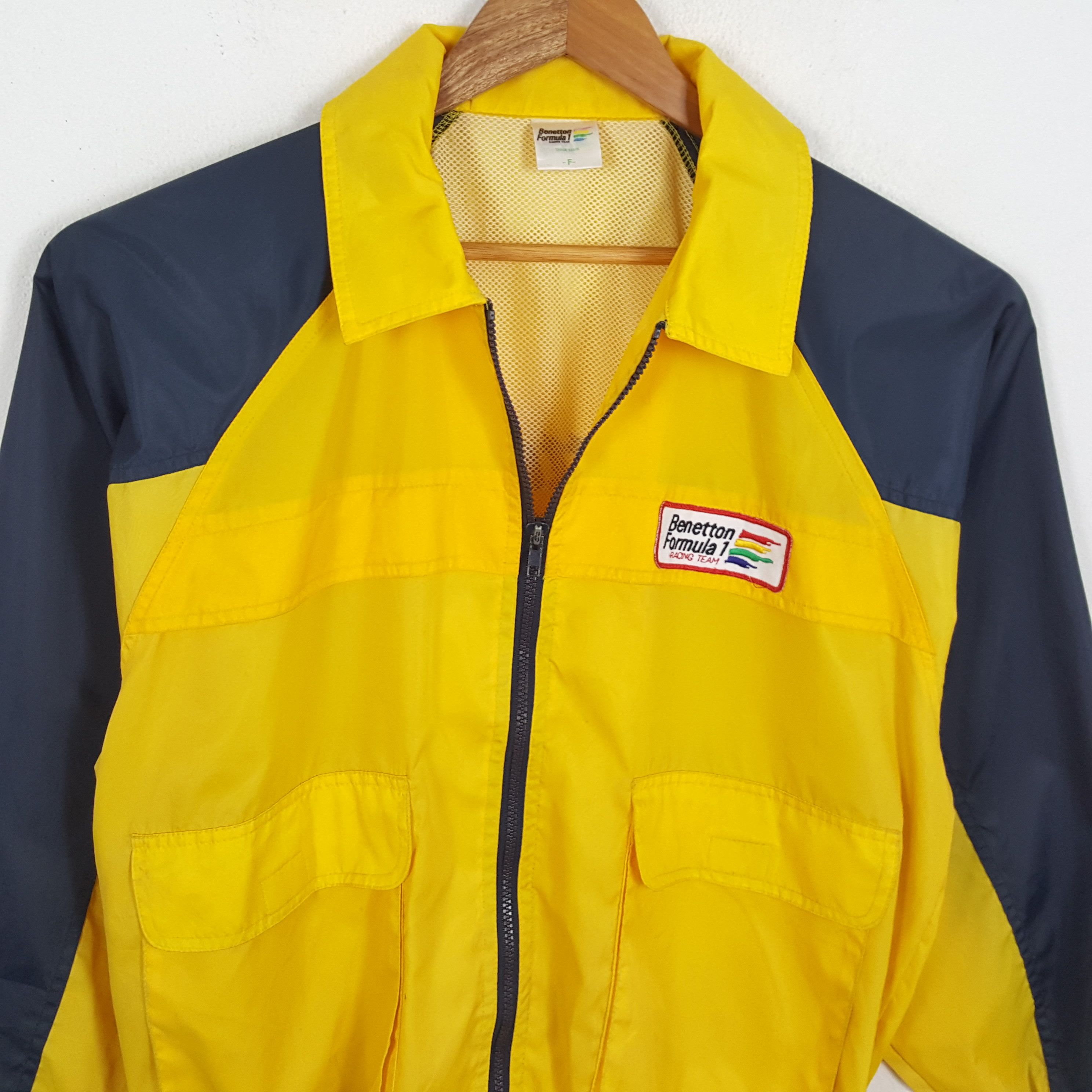 Vintage BENETTON FORMULA 1 RACING TEAM Windbreaker Jacket