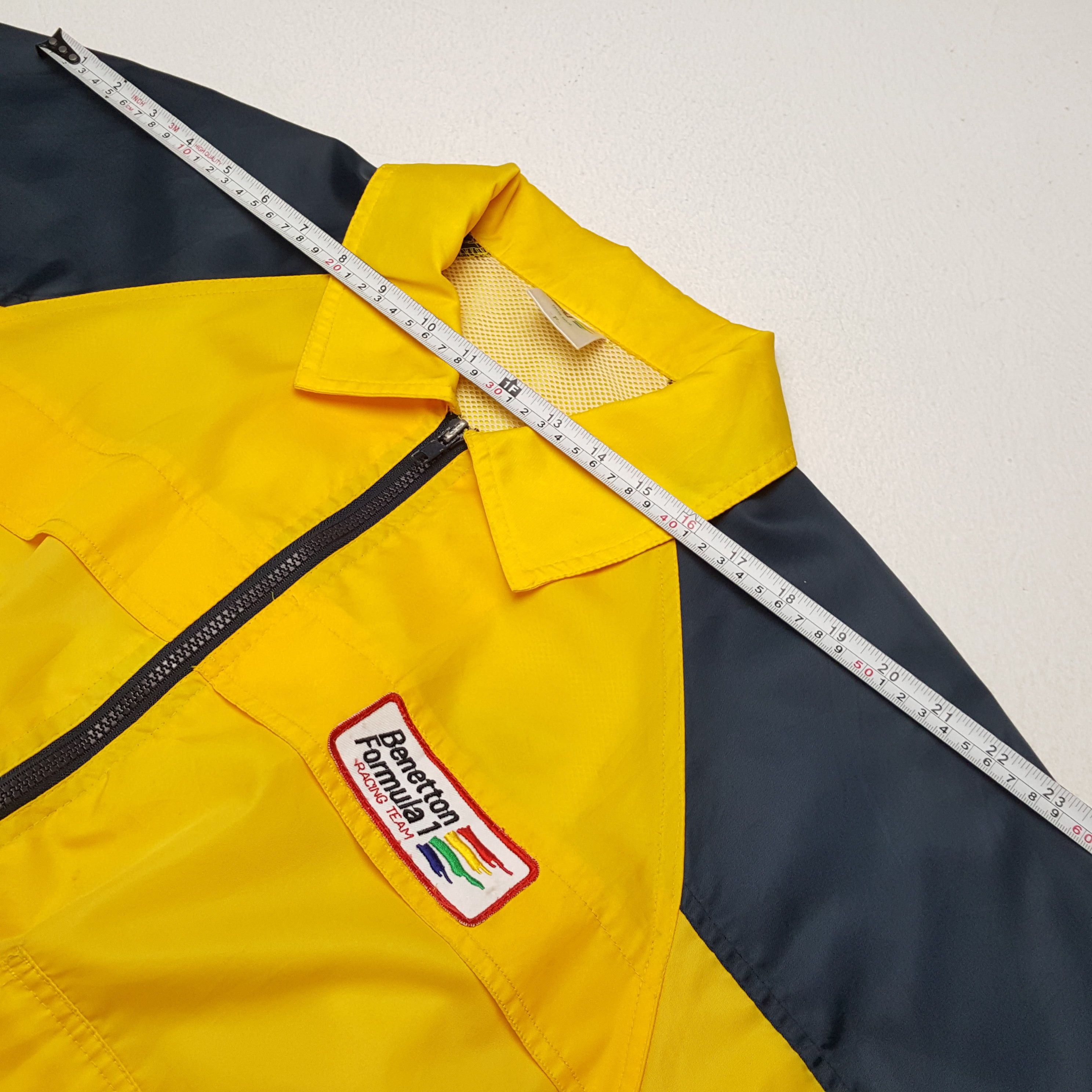 Vintage BENETTON FORMULA 1 RACING TEAM Windbreaker Jacket