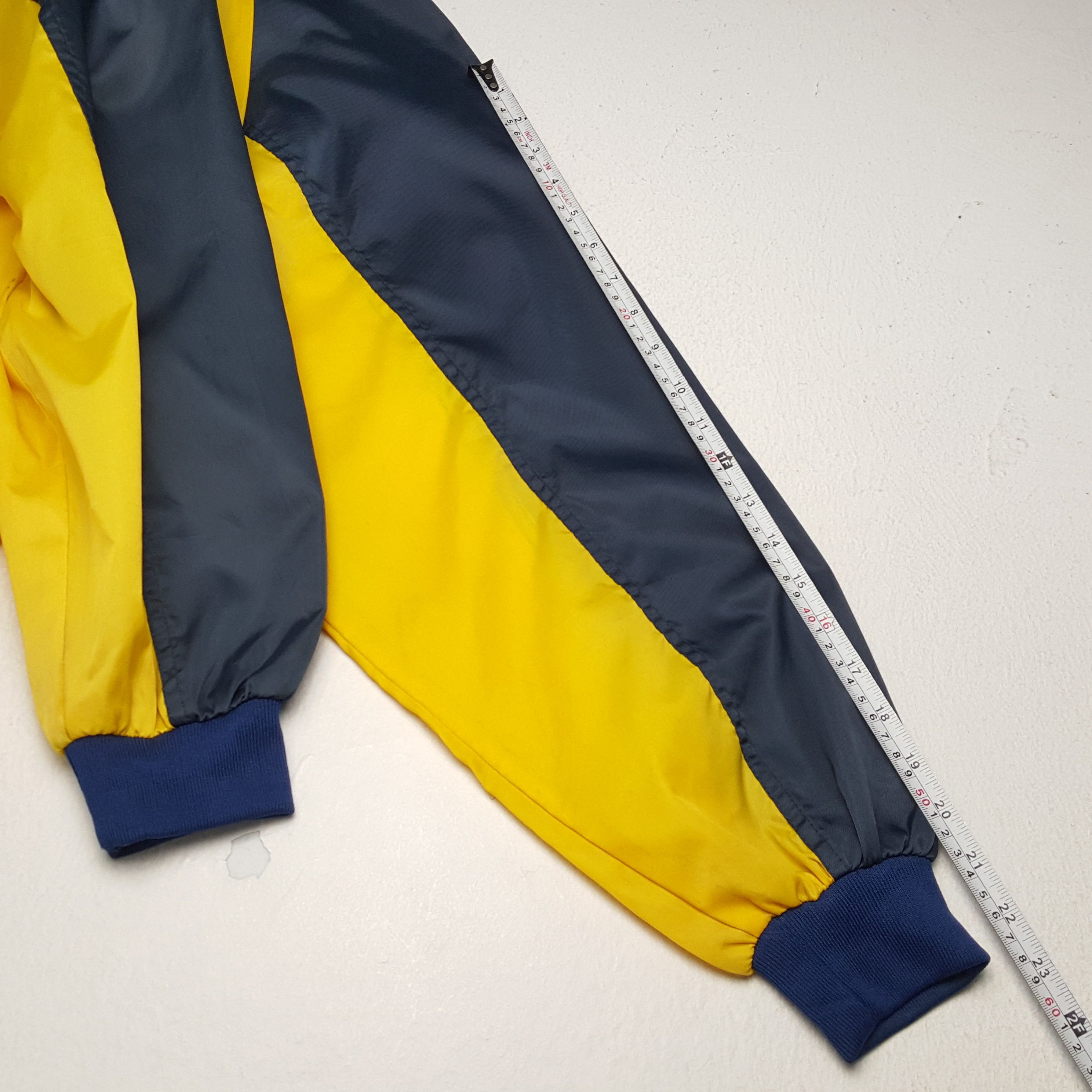 Vintage BENETTON FORMULA 1 RACING TEAM Windbreaker Jacket