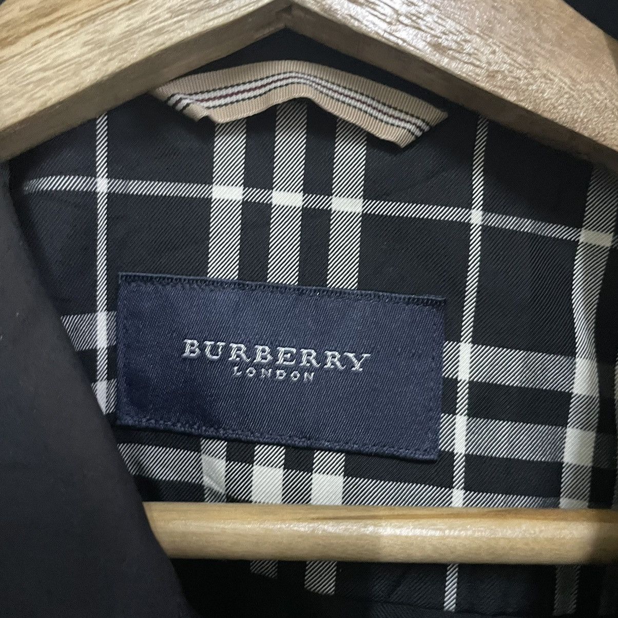 Burberry 💥 BURBERRY BLACK NOVA CHECK LIGHT BUTTON JACKET Size US L / EU 52-54 / 3 - 8 Thumbnail