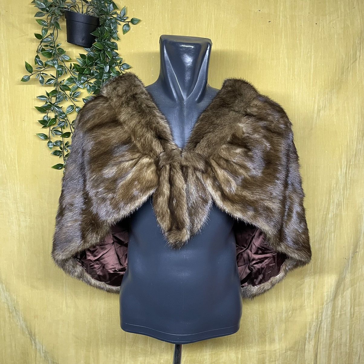 Vintage a71 Vintage David green alaska fur shawl wrap Size M / US 6-8 / IT 42-44 - 1 Thumbnail