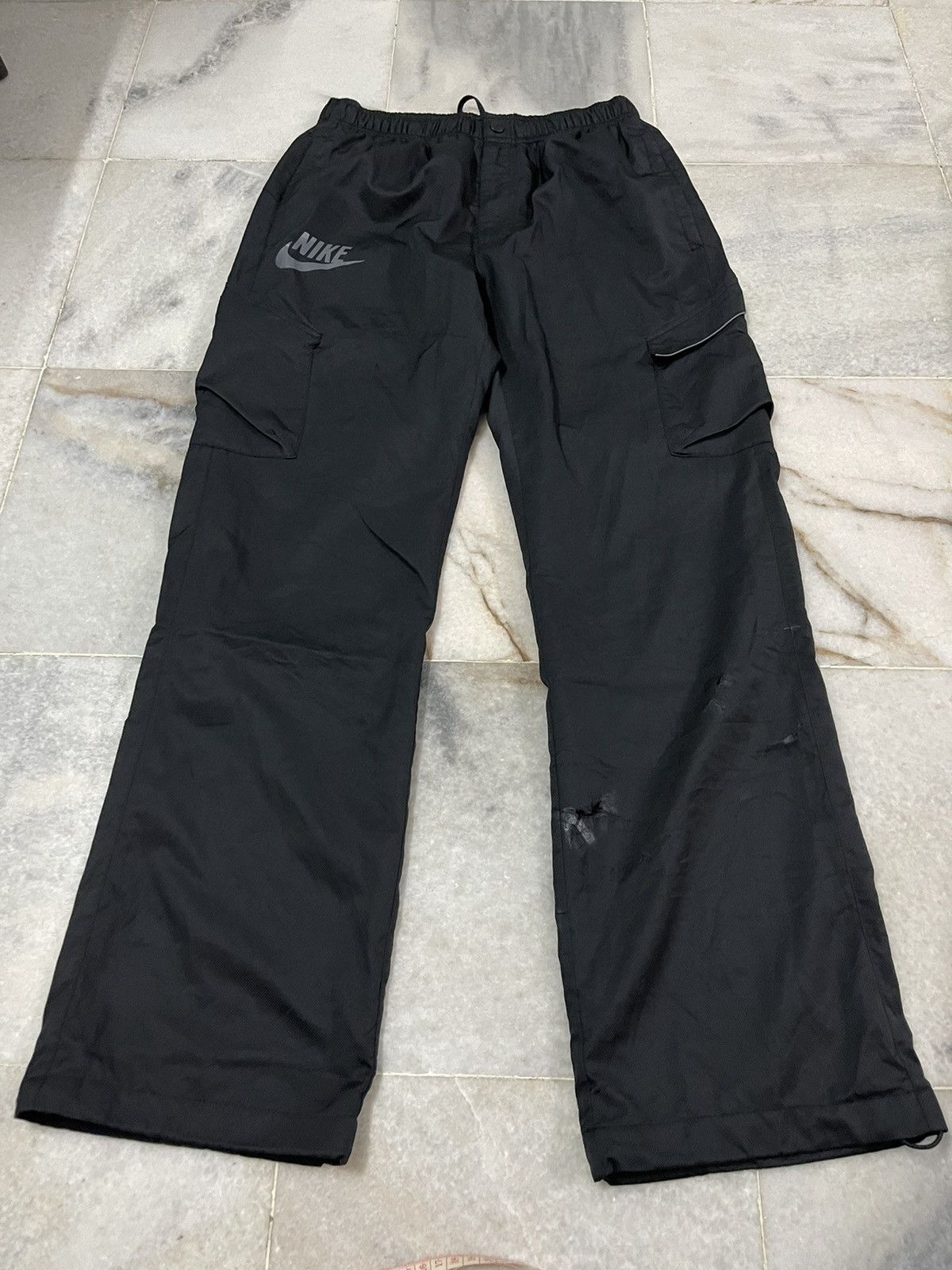 Nike Nike Y2K Cargo Pants Black Size US 33 - 1 Thumbnail