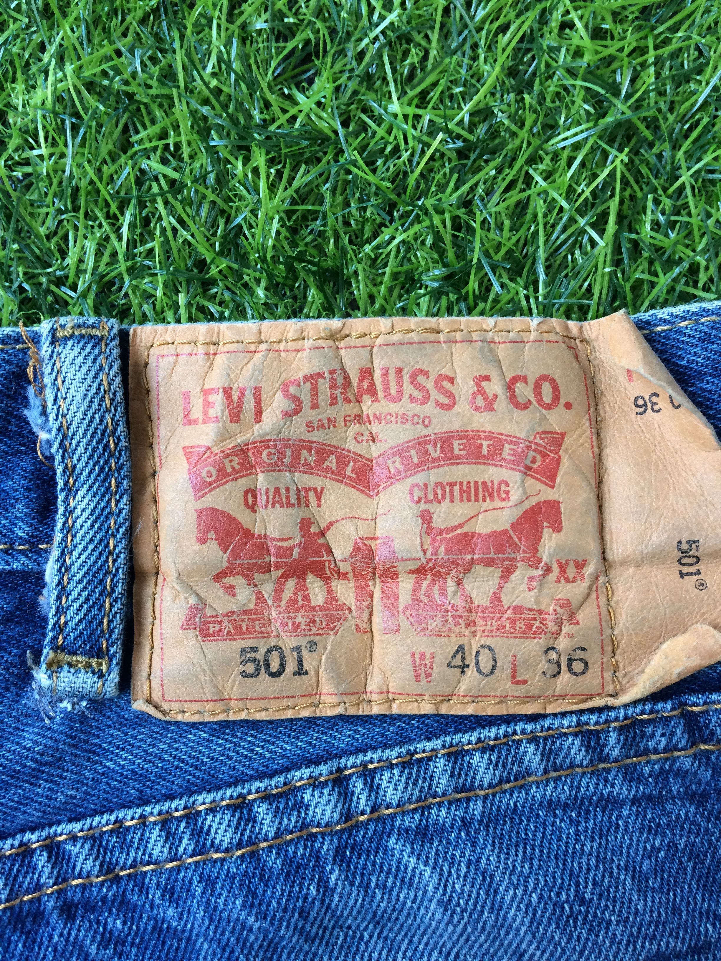 Levi's Distressed Levis 501 Medium Wash Jeans #B-448 Size US 37 - 9 Thumbnail