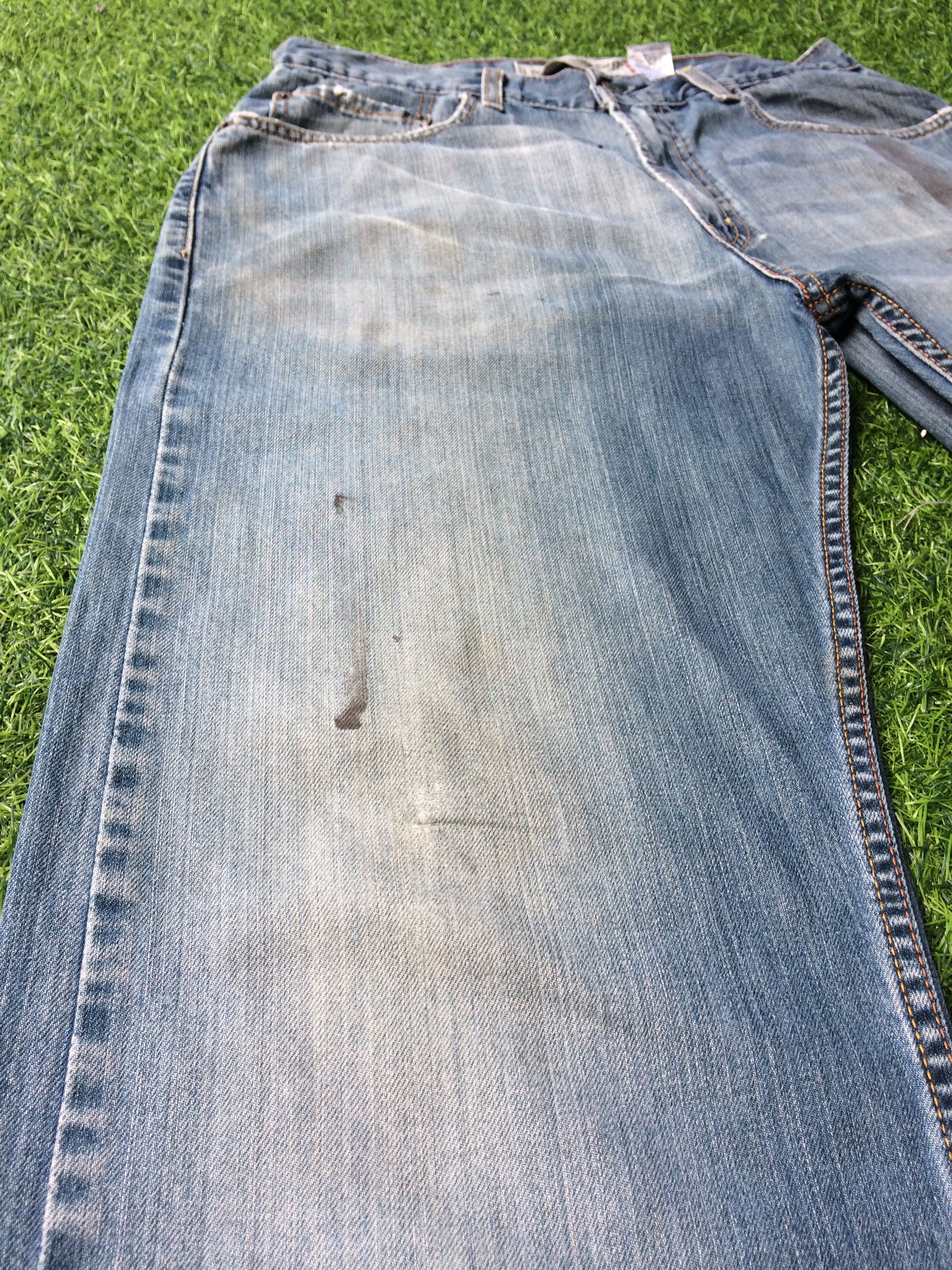 Levi's Vintage Distressed Levi's 569 Dirty Ripped Jeans #B-534 Size US 31 - 6 Thumbnail
