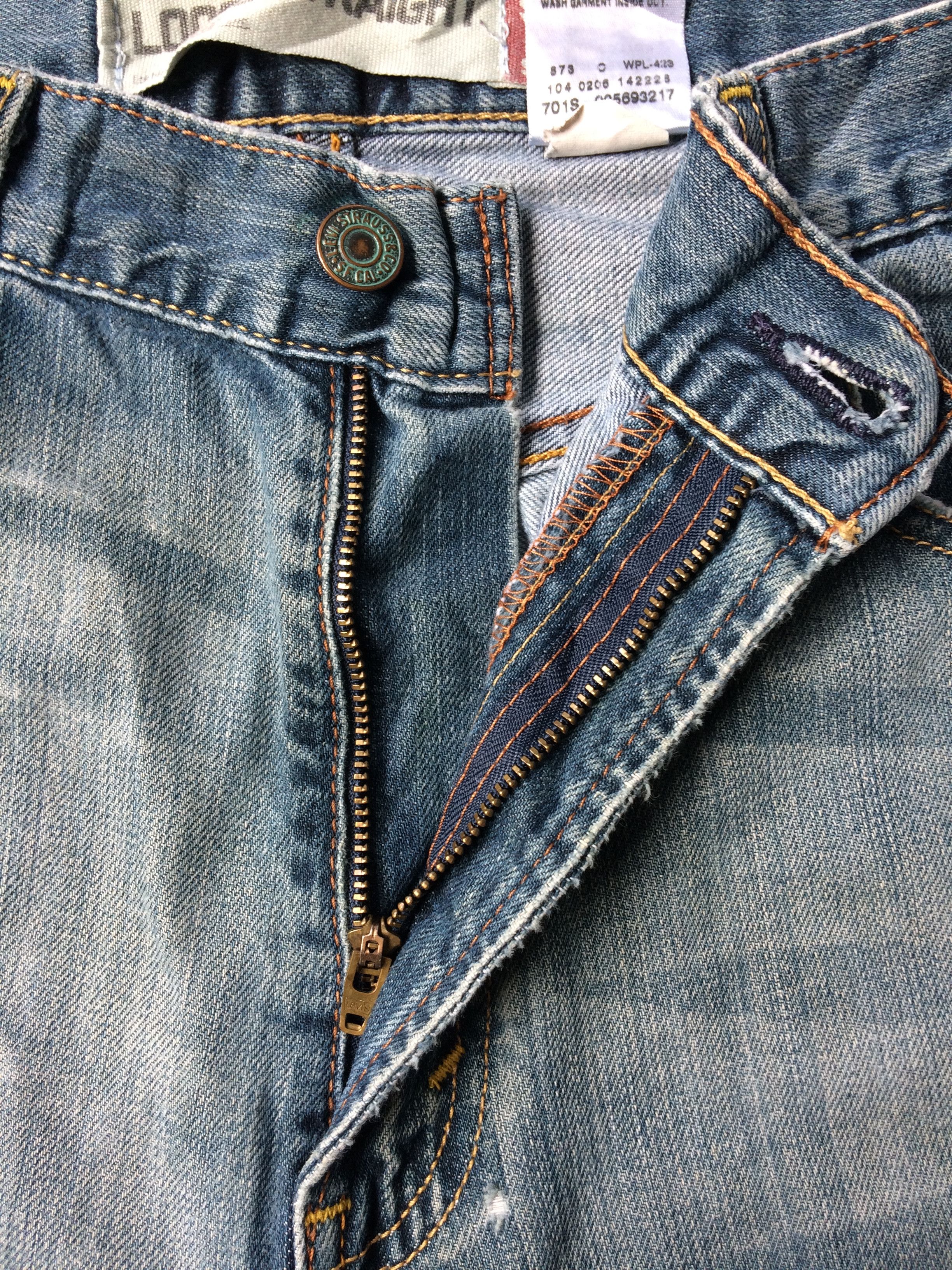 Levi's Vintage Distressed Levi's 569 Dirty Ripped Jeans #B-534 Size US 31 - 8 Thumbnail