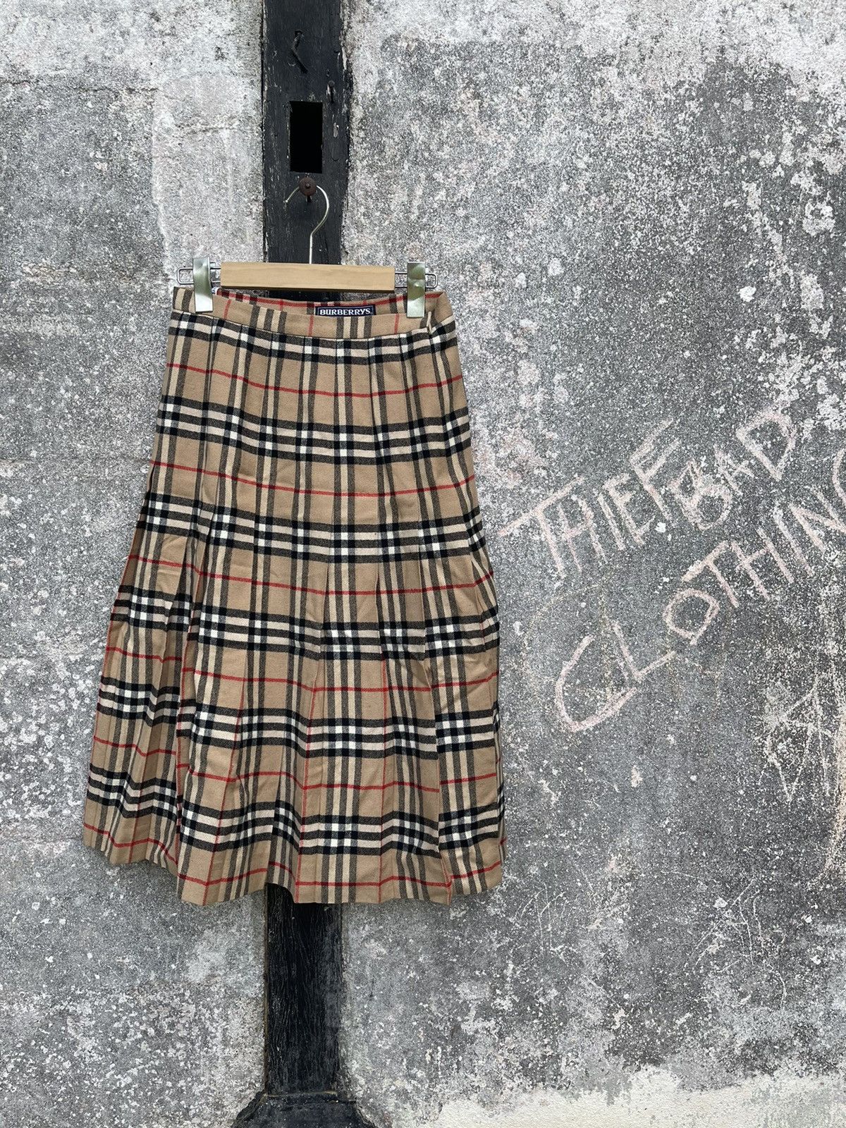Burberry × Vintage Vintage Burberrys Wool Nova Check Skirt Size 26" / US 2 / IT 38 - 2 Thumbnail