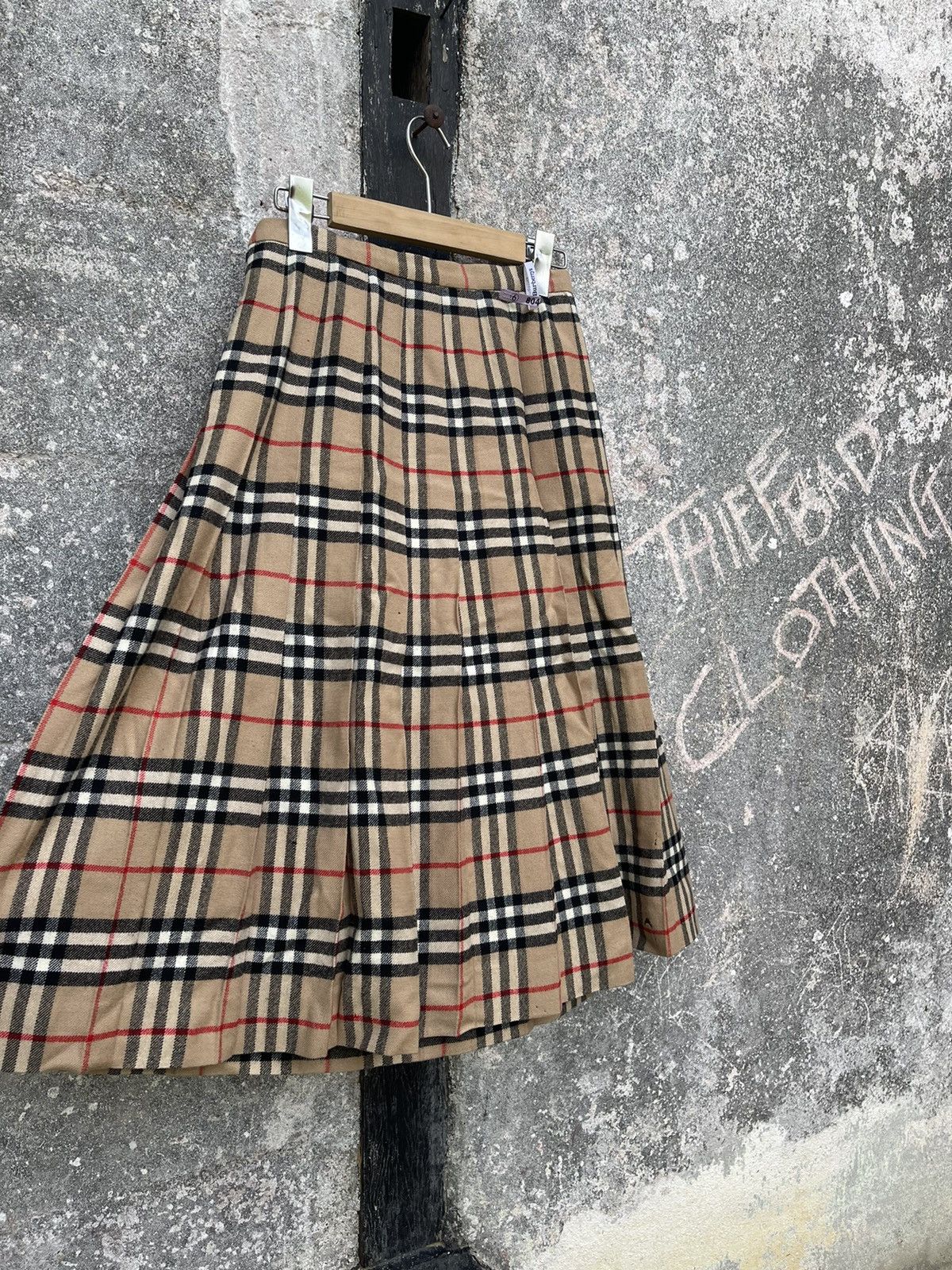 image of Burberrys Wool Nova Check Skirt in Brown, Women's (Size 26)