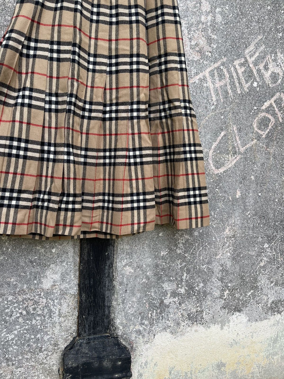 Burberry × Vintage Vintage Burberrys Wool Nova Check Skirt Size 26" / US 2 / IT 38 - 5 Thumbnail