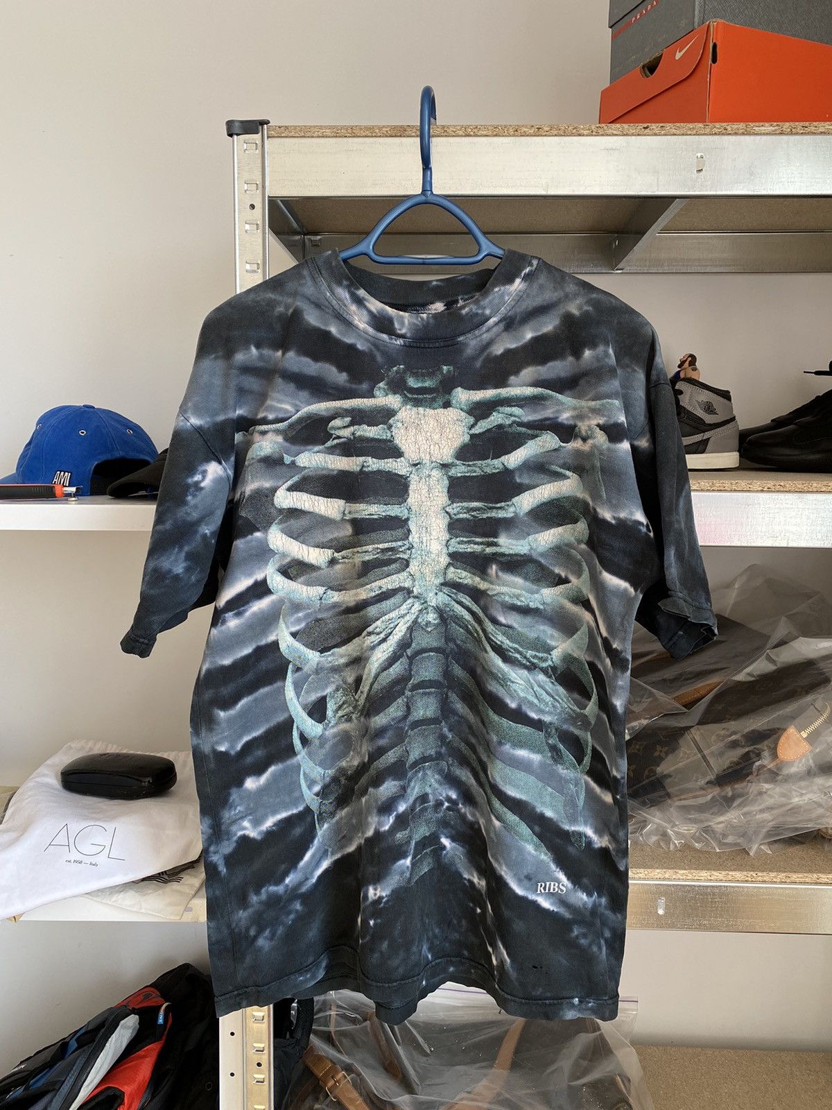 Vintage Vintage Ribs Skull Tie Dye Skull Trashed T-shirt Size US L / EU 52-54 / 3 - 1 Thumbnail