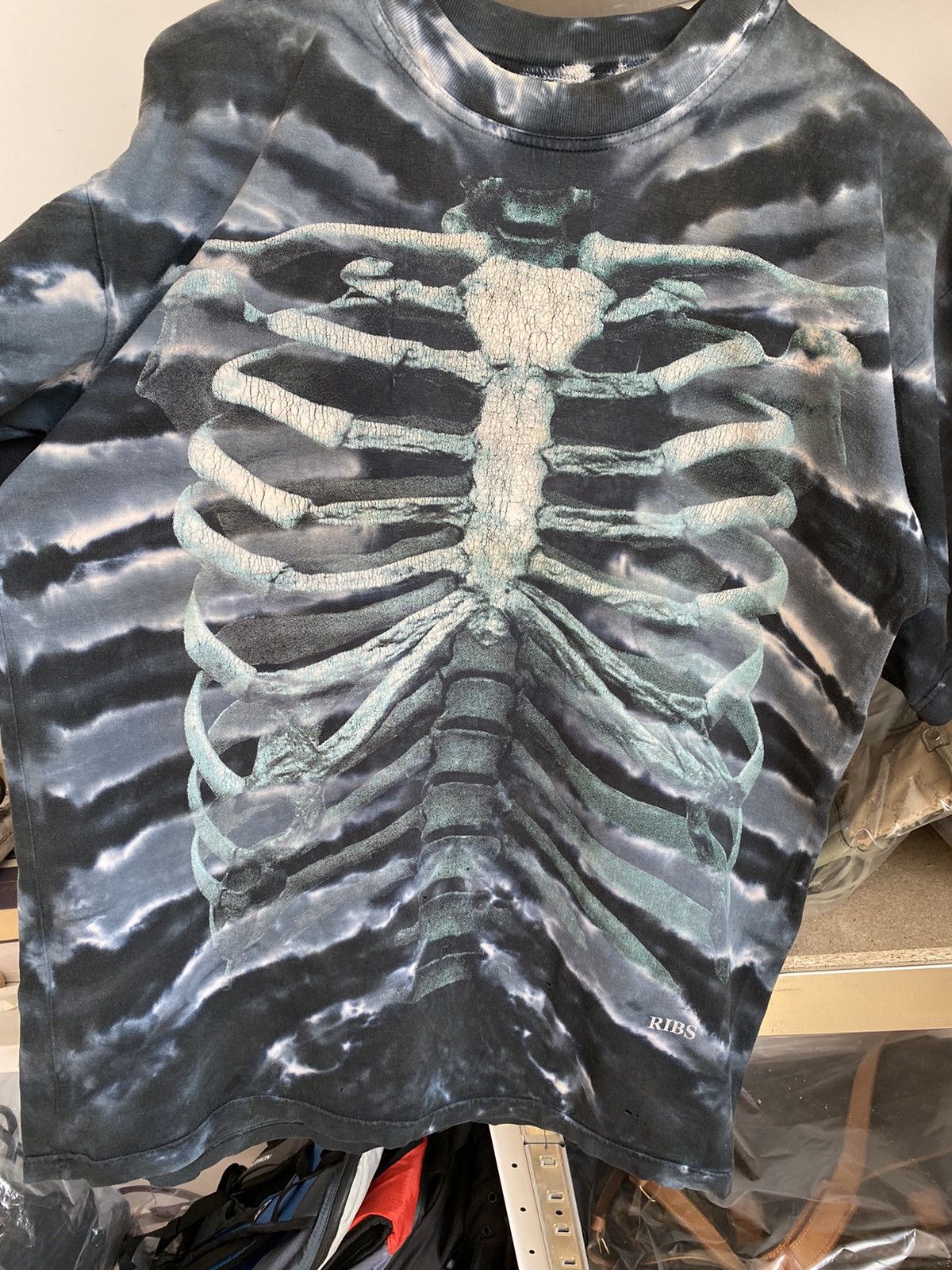 Vintage Vintage Ribs Skull Tie Dye Skull Trashed T-shirt Size US L / EU 52-54 / 3 - 2 Thumbnail
