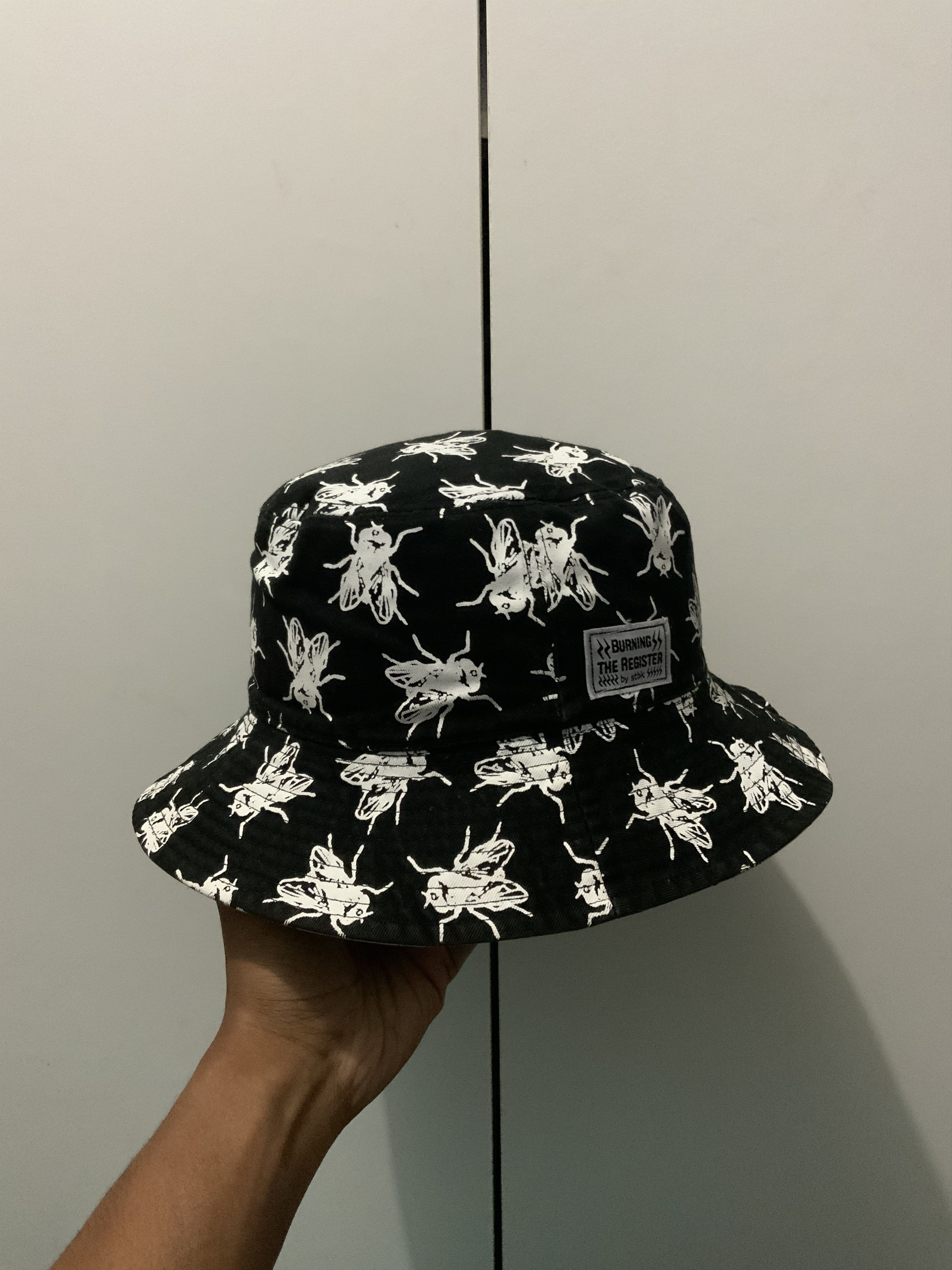 Japanese Brand Burning the Register by stbk Reversible Bucket Hat Size ONE SIZE - 2 Thumbnail