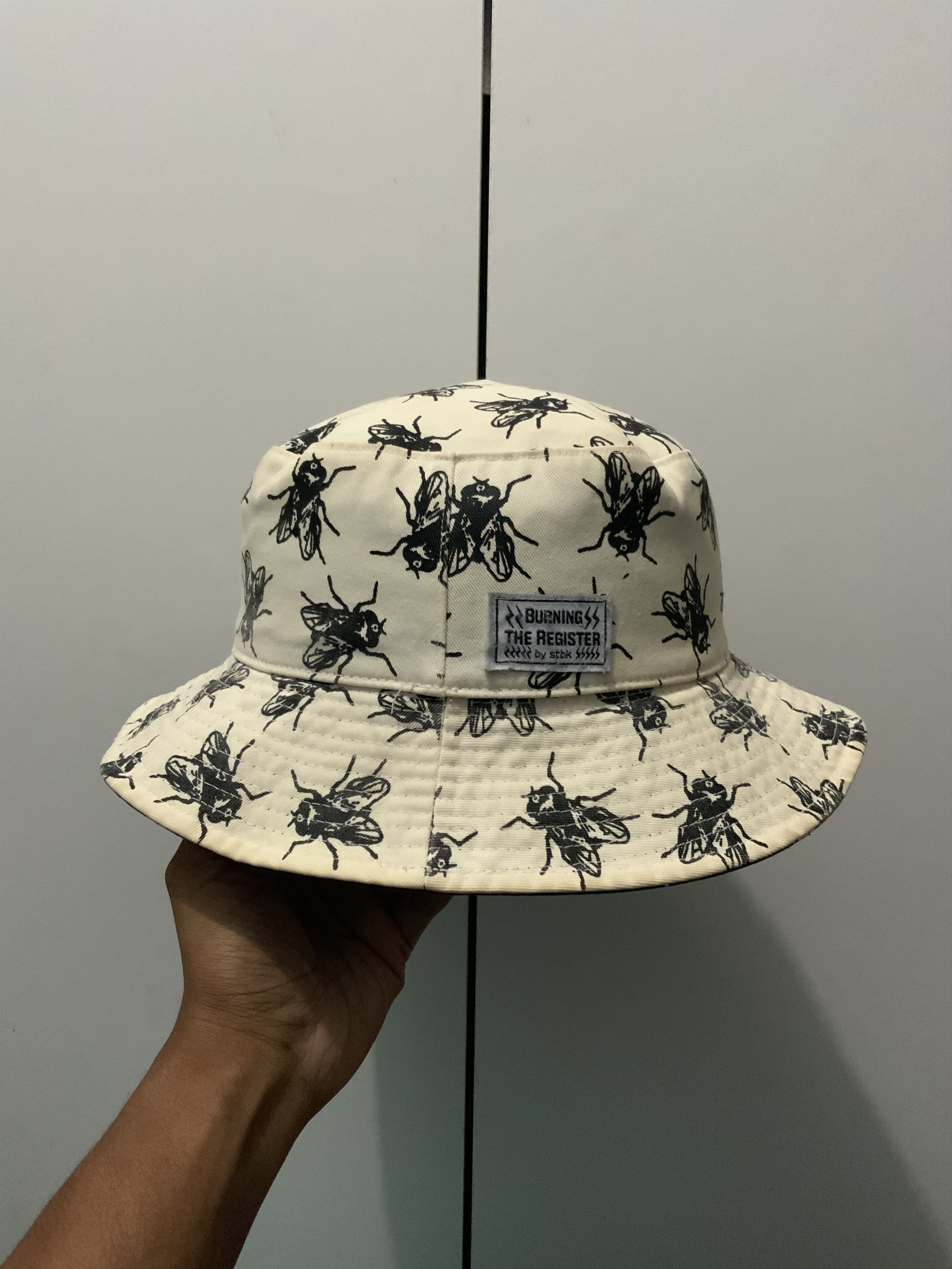 Japanese Brand Burning the Register by stbk Reversible Bucket Hat Size ONE SIZE - 5 Thumbnail